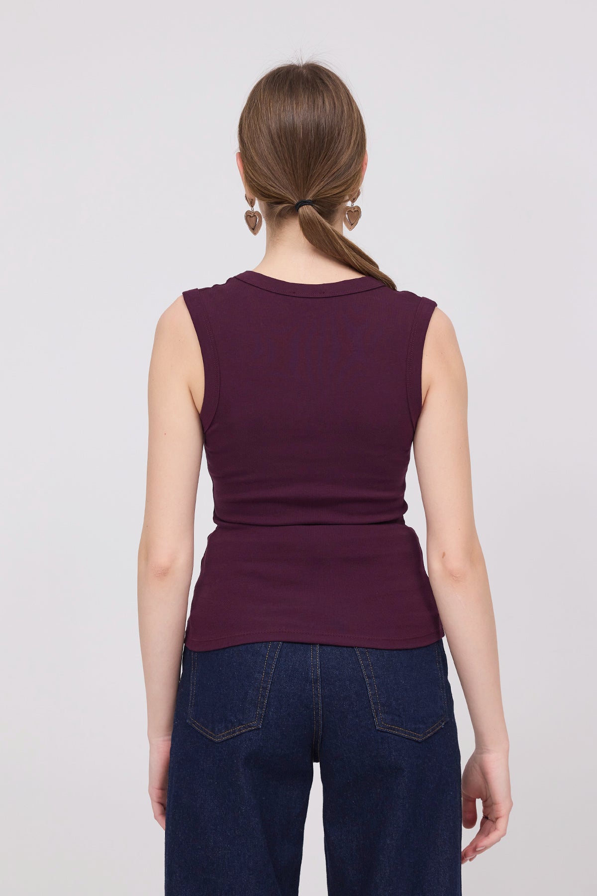 Gardenia_V-Neck-Basic-Sleeveless-Blouse-addax