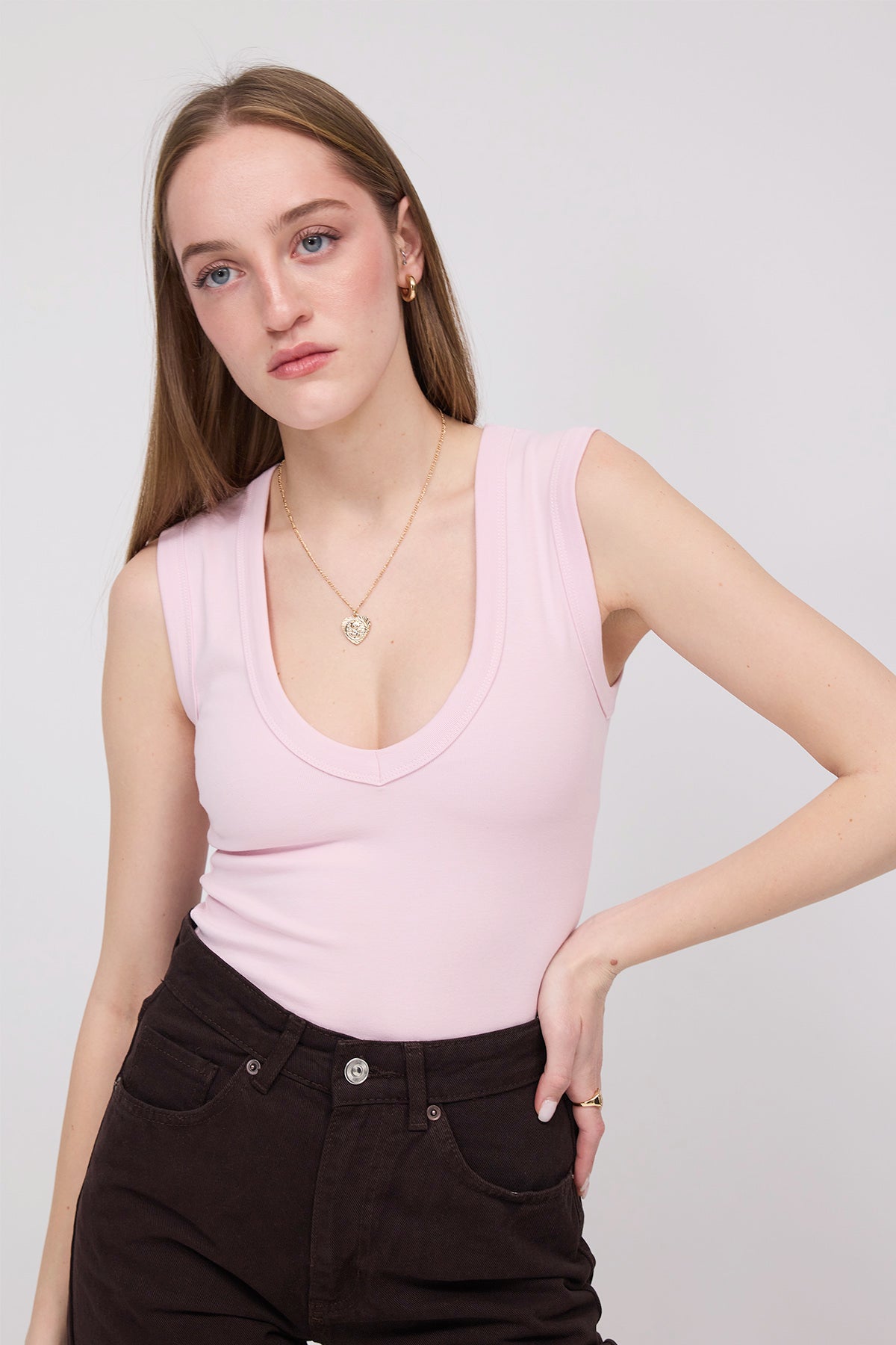 Lotus_V-Neck-Basic-Sleeveless-Blouse-addax