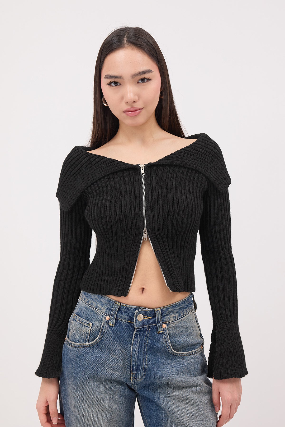 Black_Zippered-Knitwear-Cardigan-addax