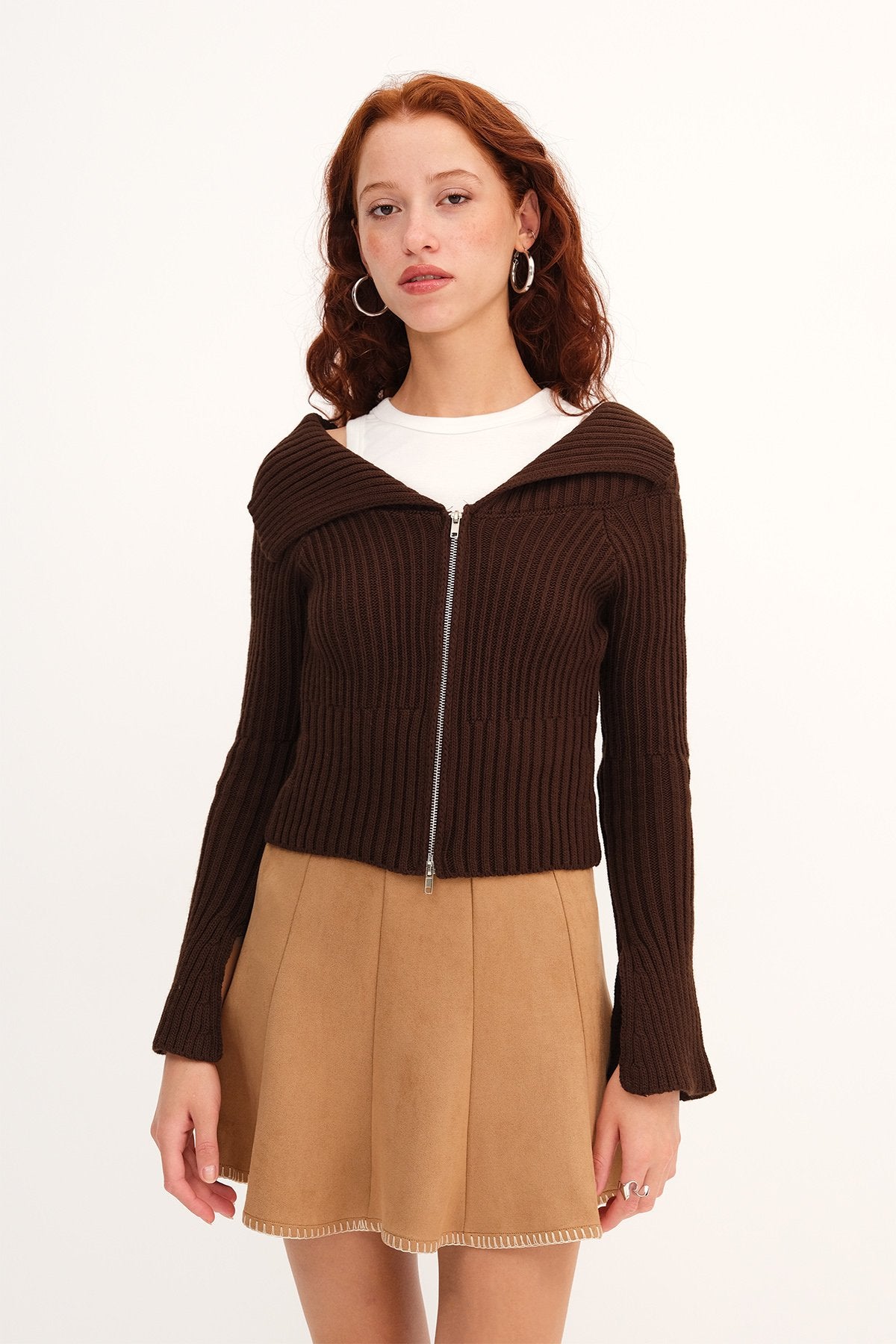 Brown_Zippered-Knitwear-Cardigan-addax