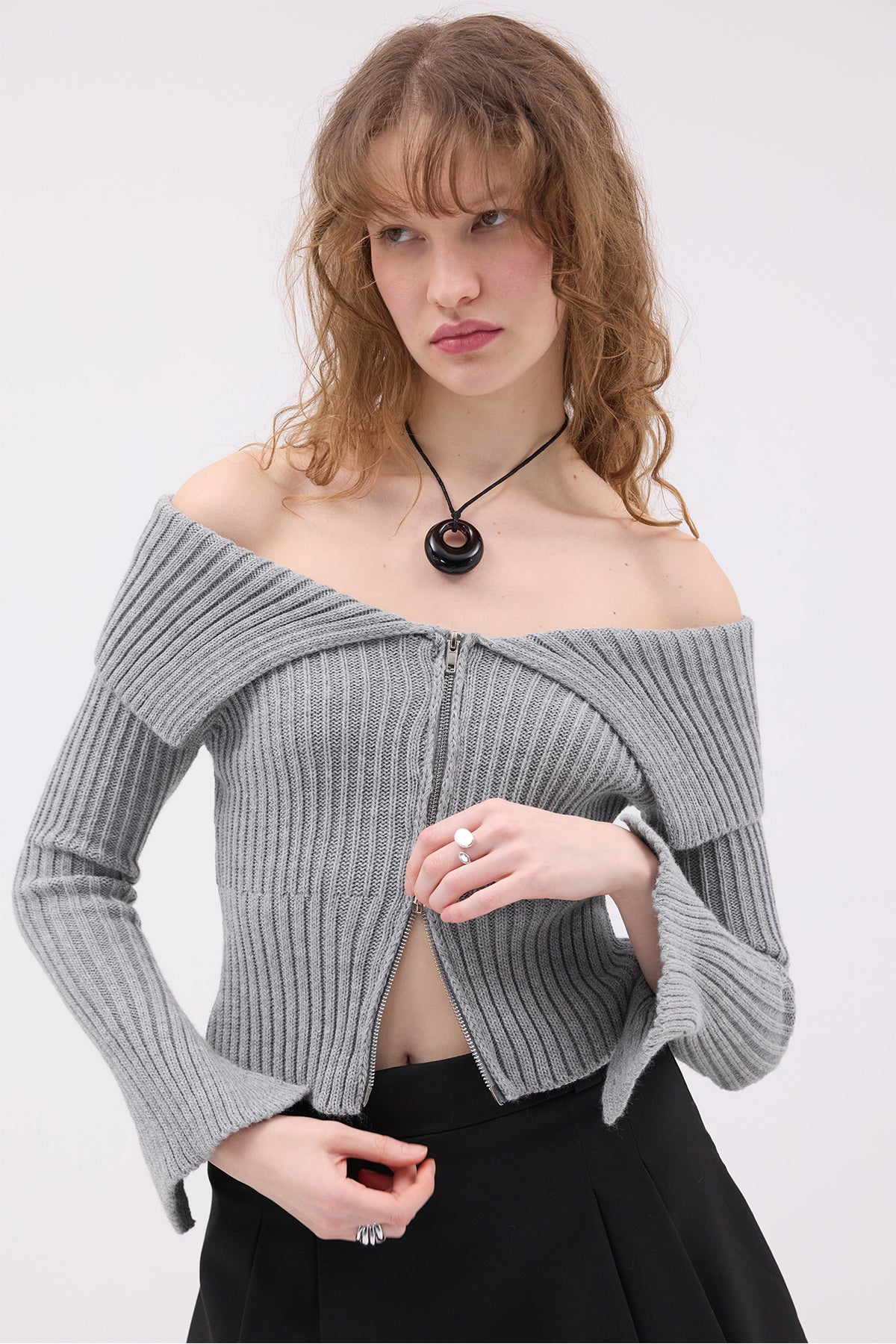 Grey_Zippered-Knitwear-Cardigan-addax
