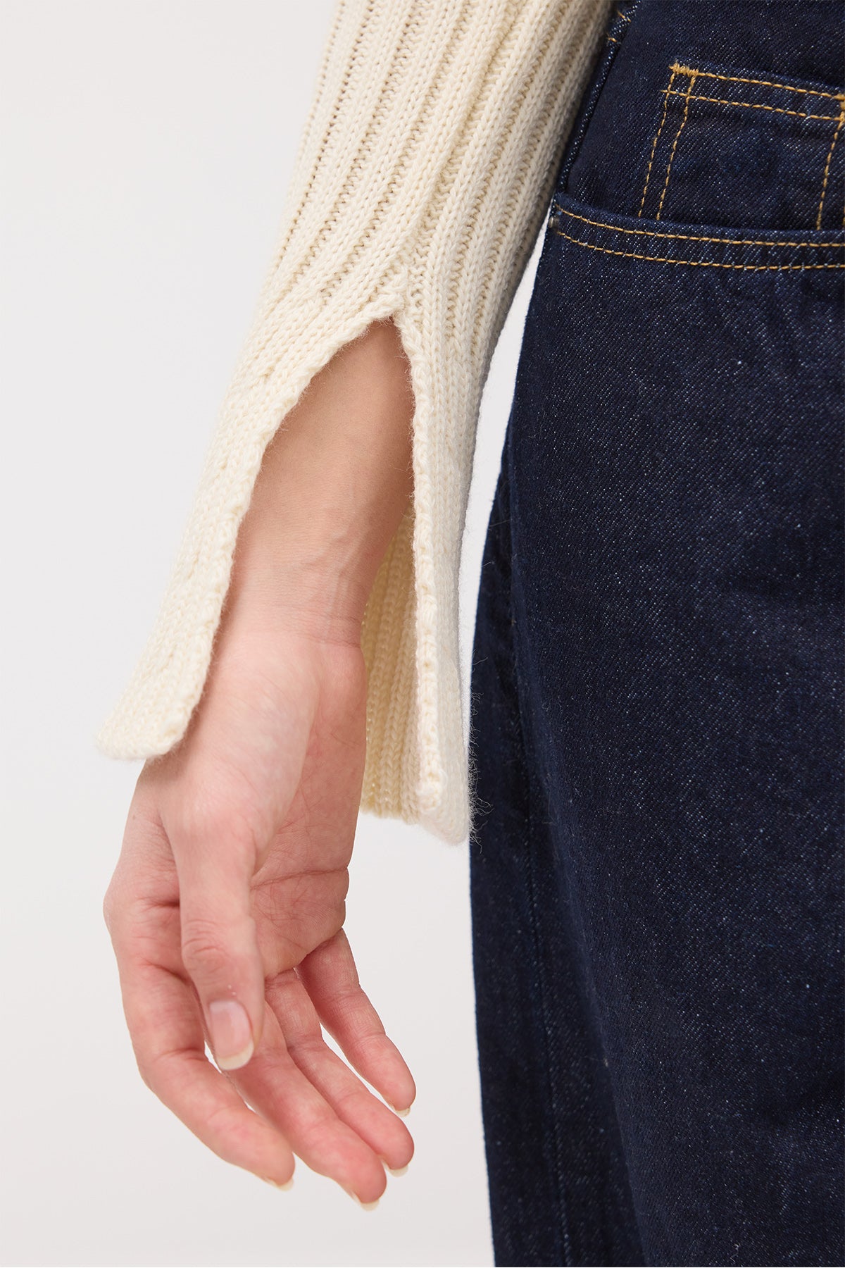 Beige_Zippered-Knitwear-Cardigan-addax