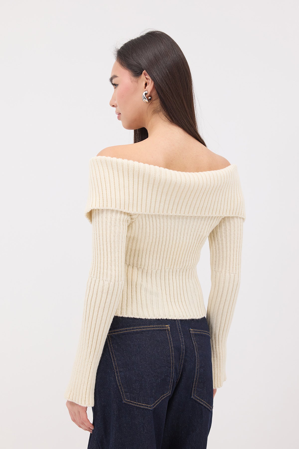 Beige_Zippered-Knitwear-Cardigan-addax