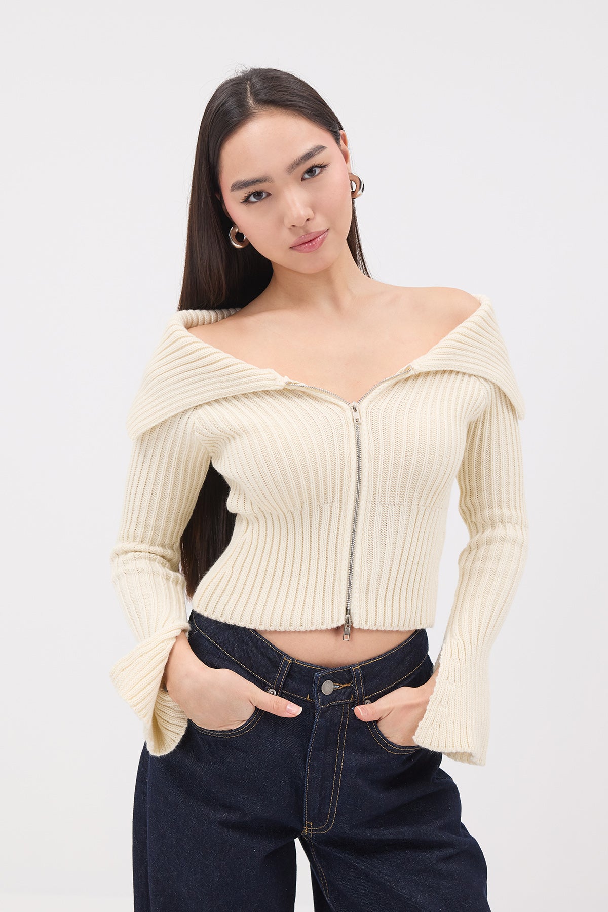 Beige_Zippered-Knitwear-Cardigan-addax