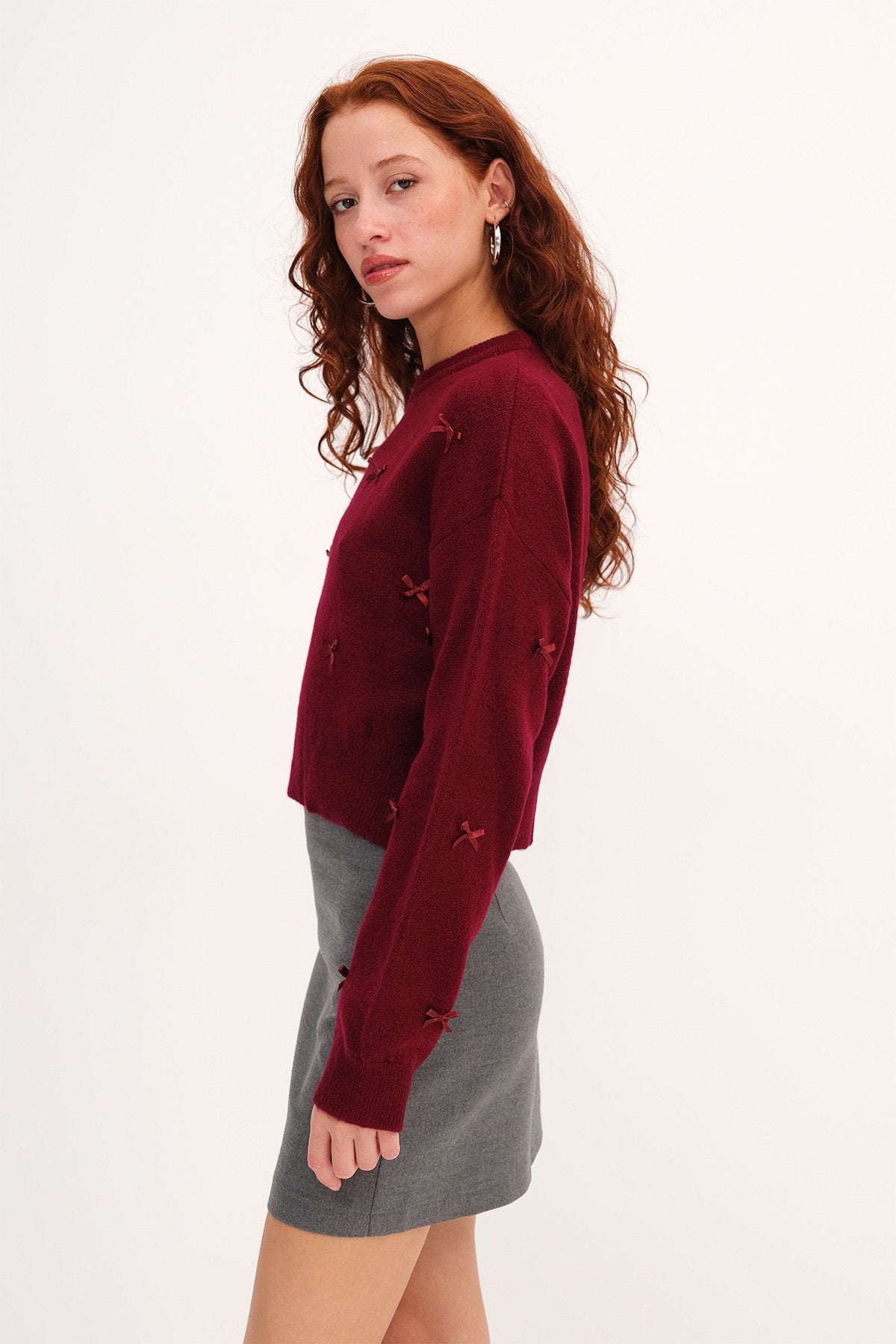 Burgundy_Ribbon-Knitted-Sweater-addax