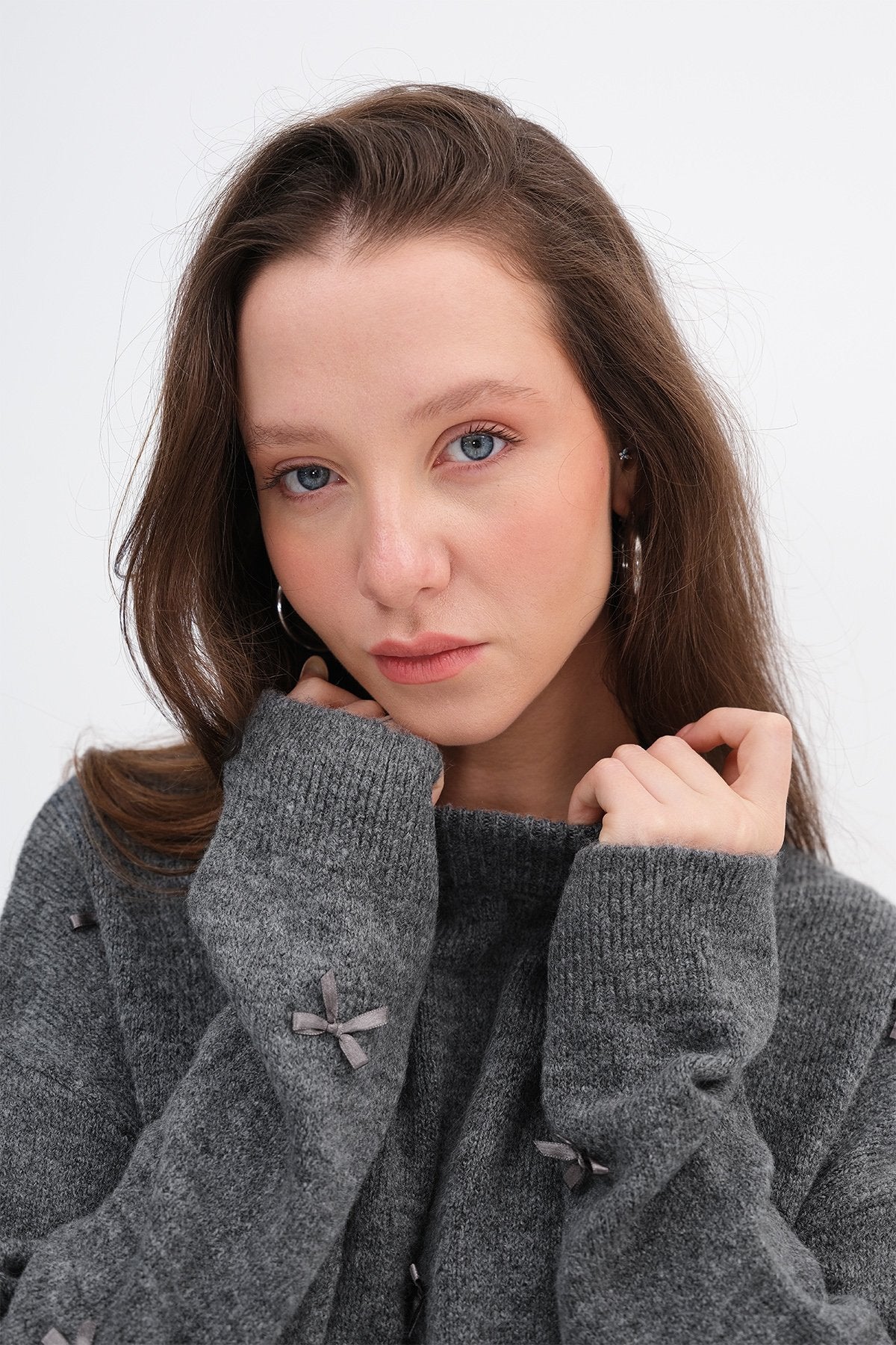 Lead-Grey_Ribbon-Knitted-Sweater-addax