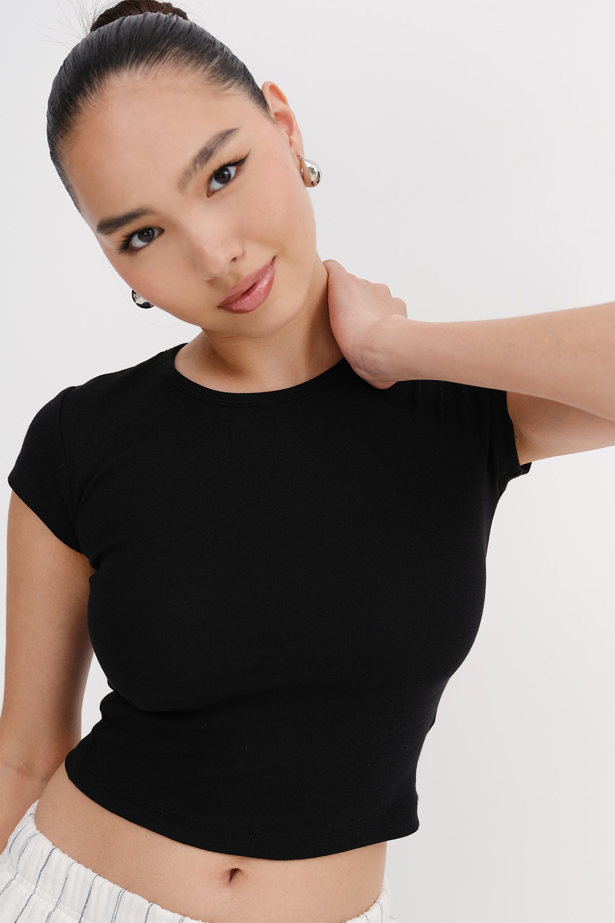 Black_Short-Sleeve-Basic-T-shirt-addax