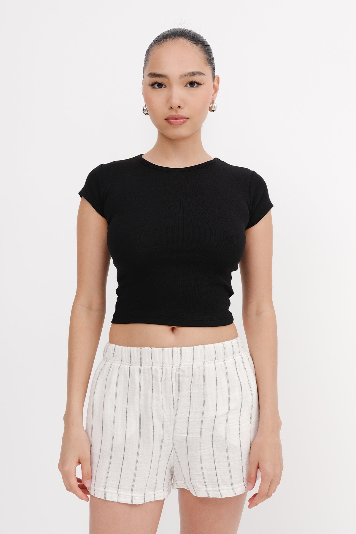 Black_Short-Sleeve-Basic-T-shirt-addax