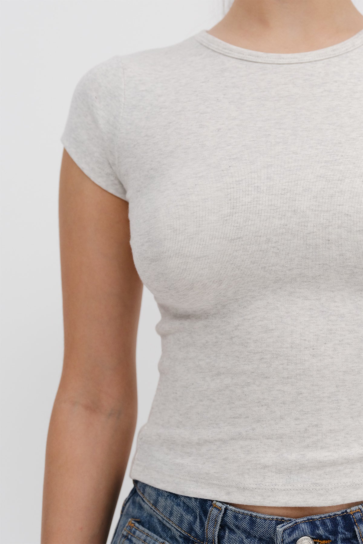 Snow-Melange_Short-Sleeve-Basic-T-shirt-addax