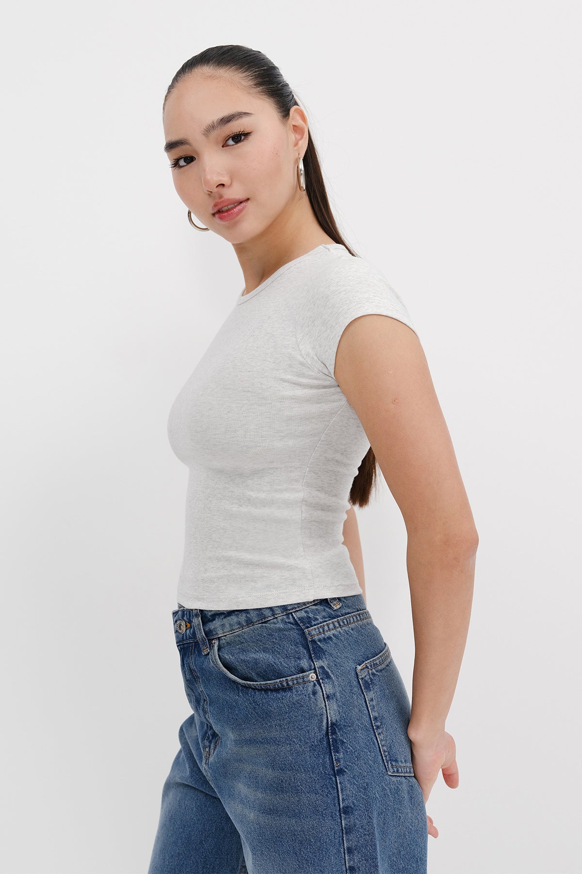 Snow-Melange_Short-Sleeve-Basic-T-shirt-addax