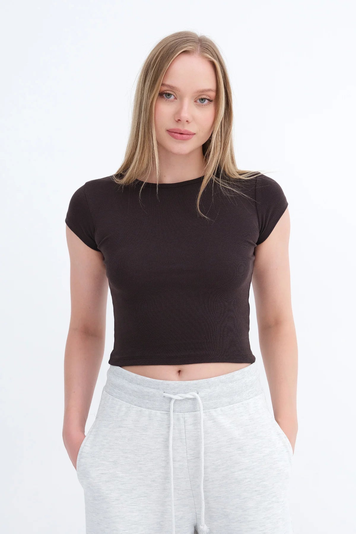 Bitter-Coffee_Short-Sleeve-Basic-T-shirt-addax