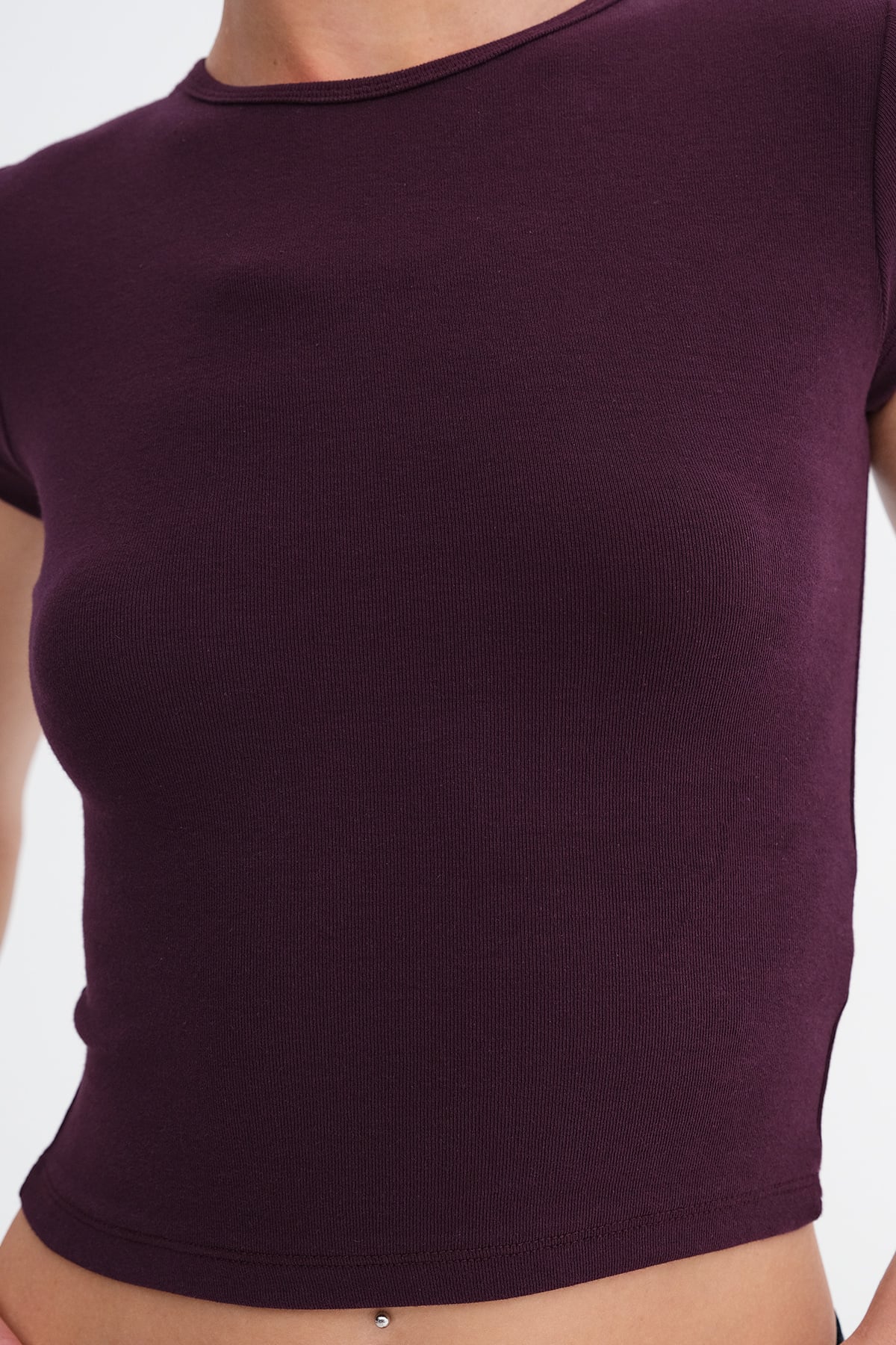 Gardenia_Short-Sleeve-Basic-T-shirt-addax