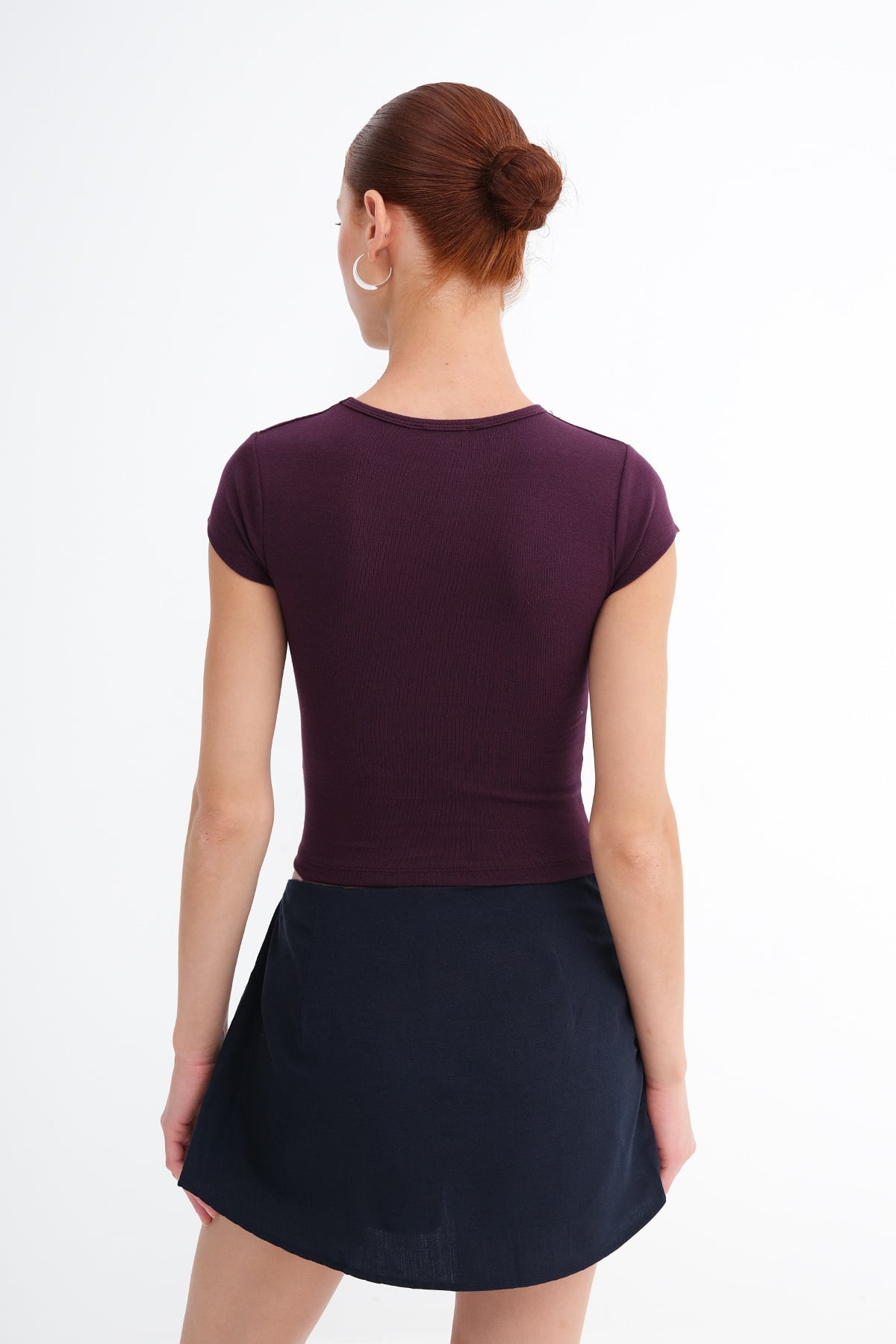 Gardenia_Short-Sleeve-Basic-T-shirt-addax