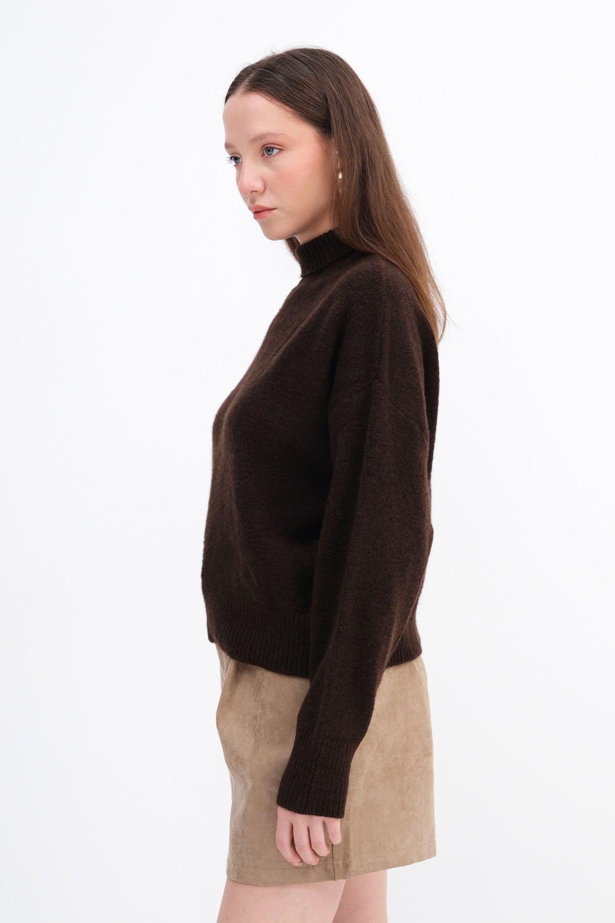 Bitter-Coffee_High-Neck-Knit-Sweater-addax