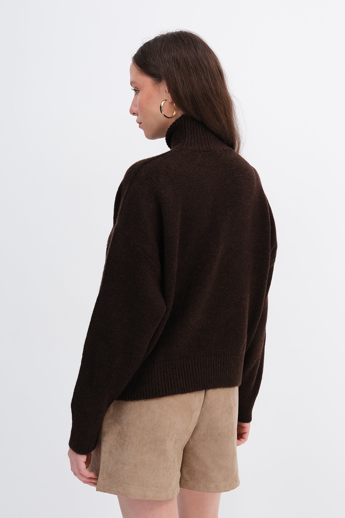 Bitter-Coffee_High-Neck-Knit-Sweater-addax