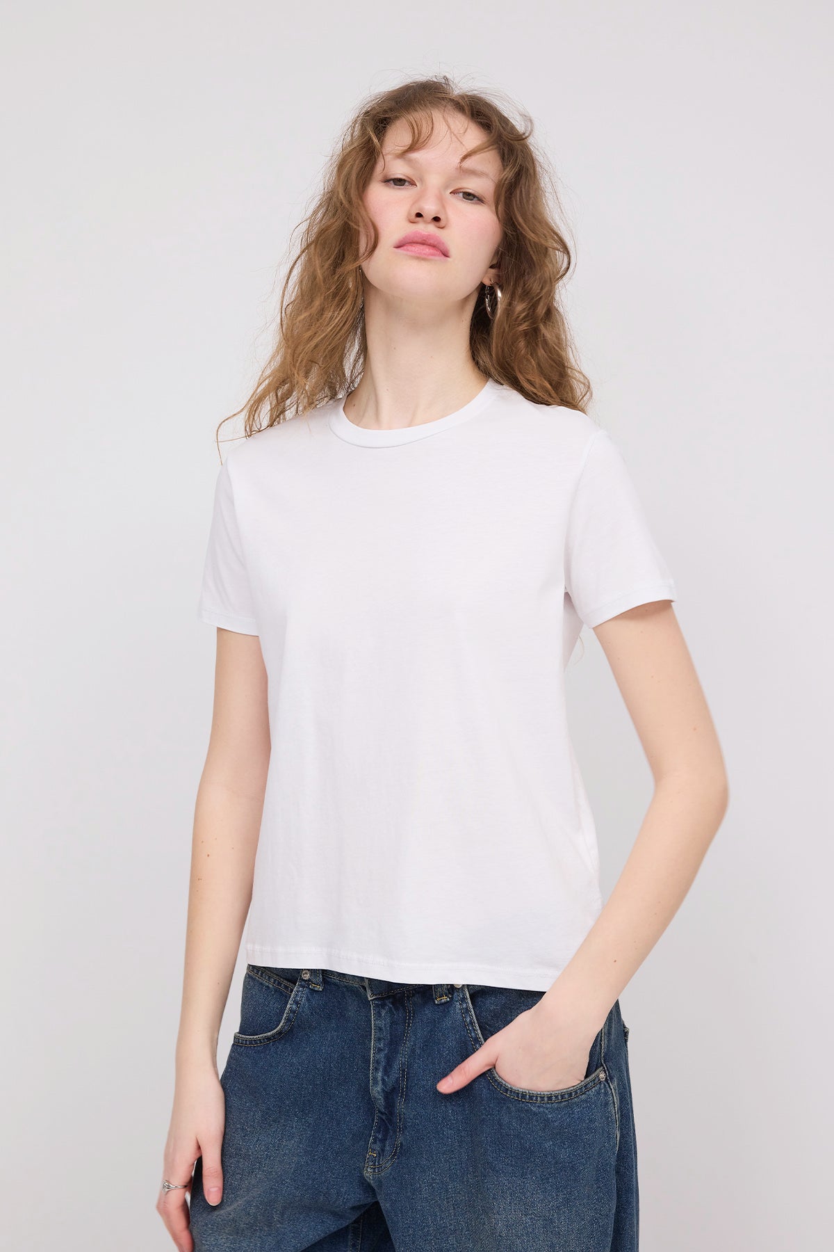 White_Crew-Neck-Basic-T-shirt-addax