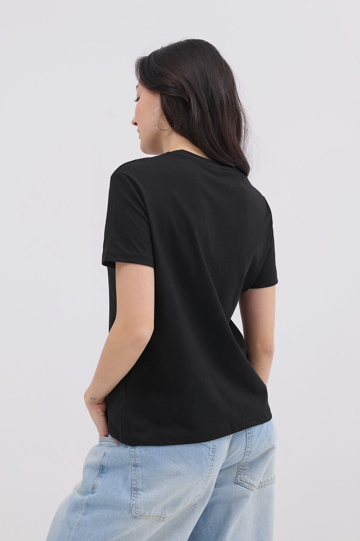 Black_Crew-Neck-Basic-T-shirt-addax