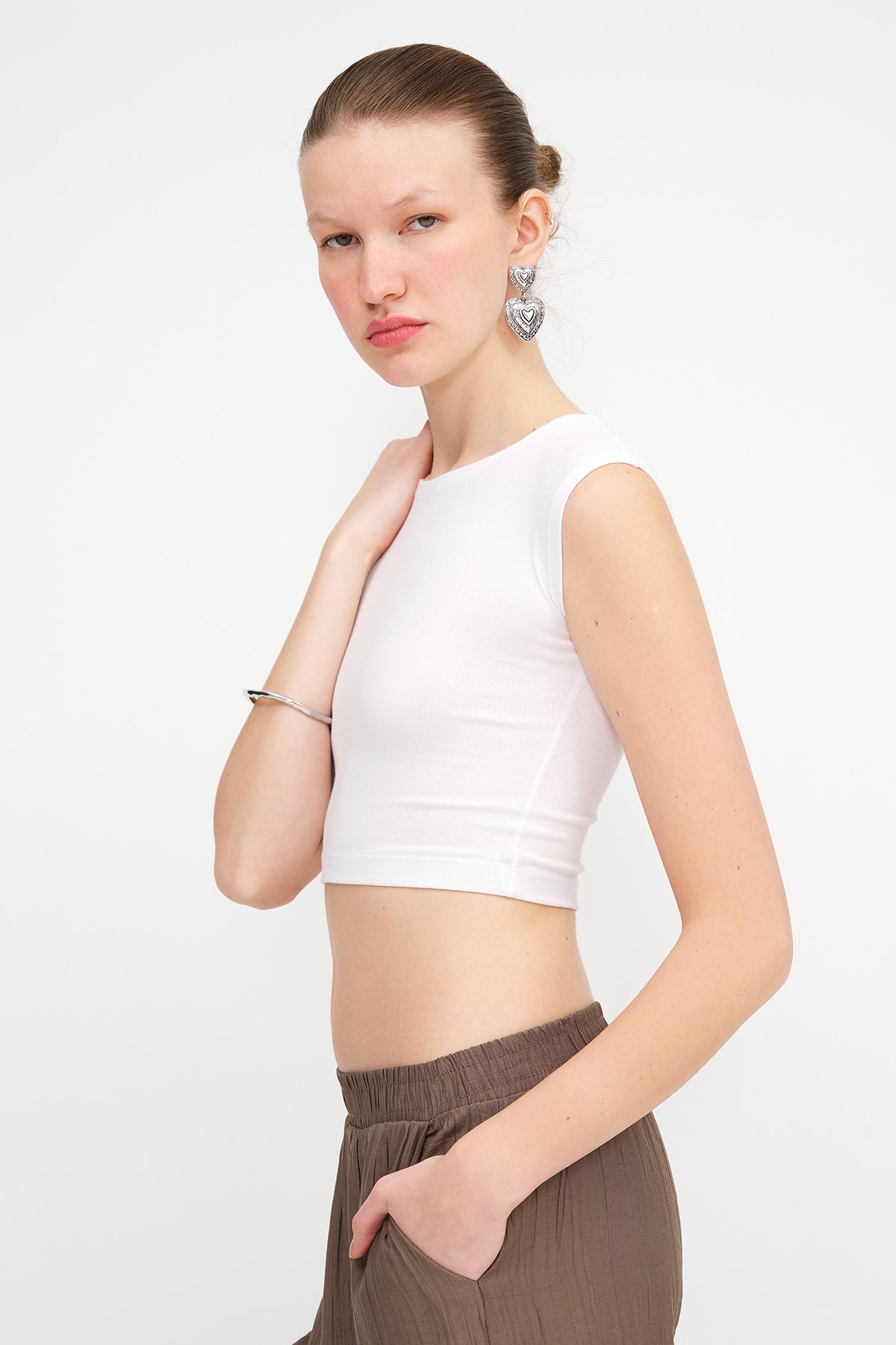 White_Sleeveless-Crop-Tank-Top-addax
