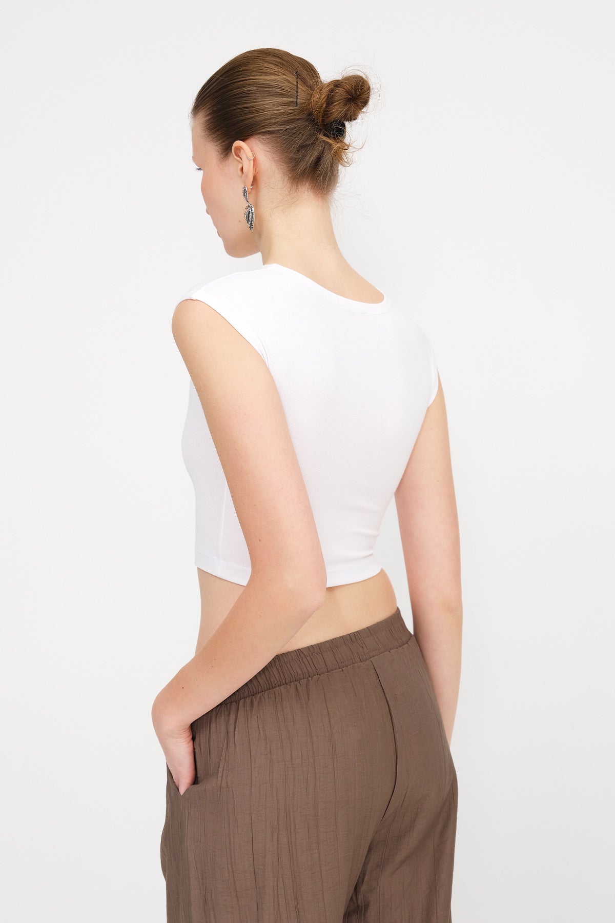 White_Sleeveless-Crop-Tank-Top-addax