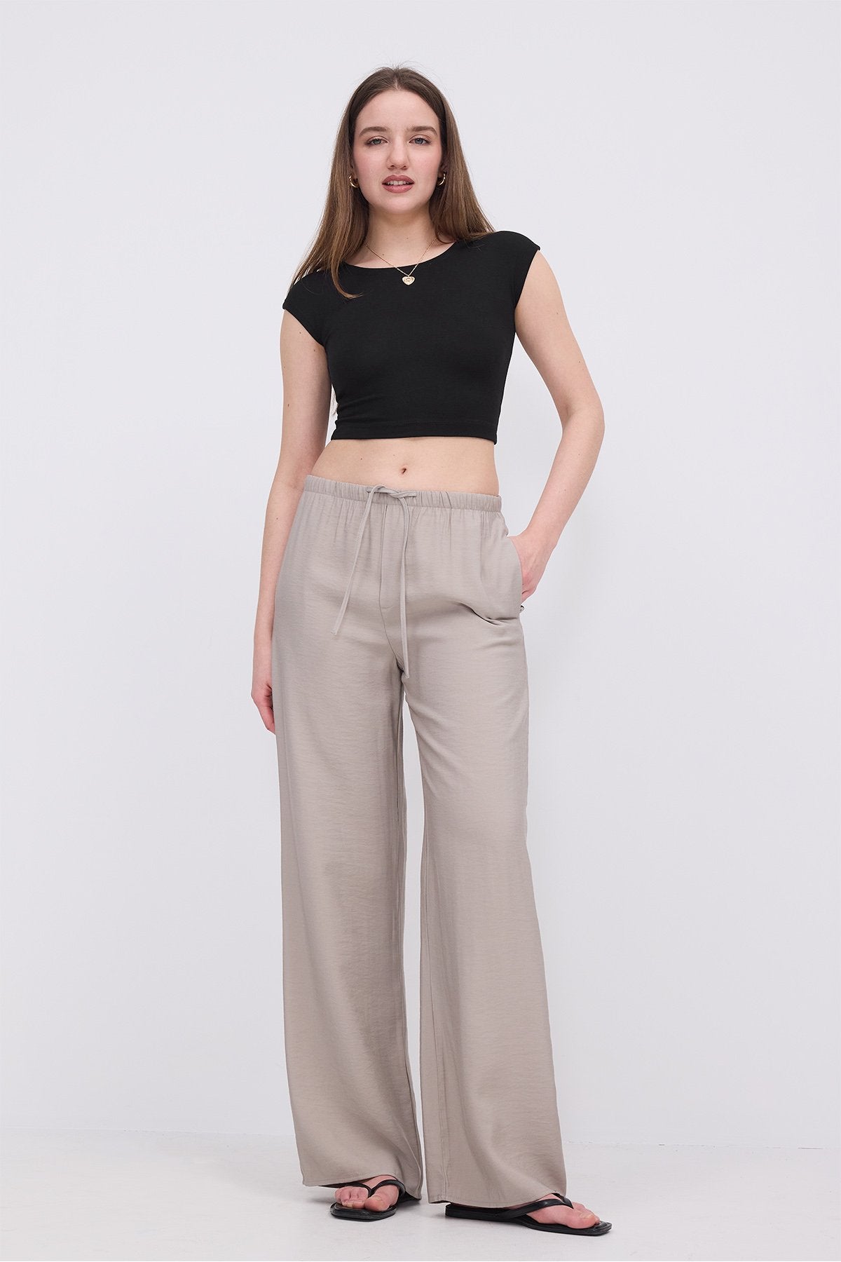 Black_Sleeveless-Crop-Tank-Top-addax