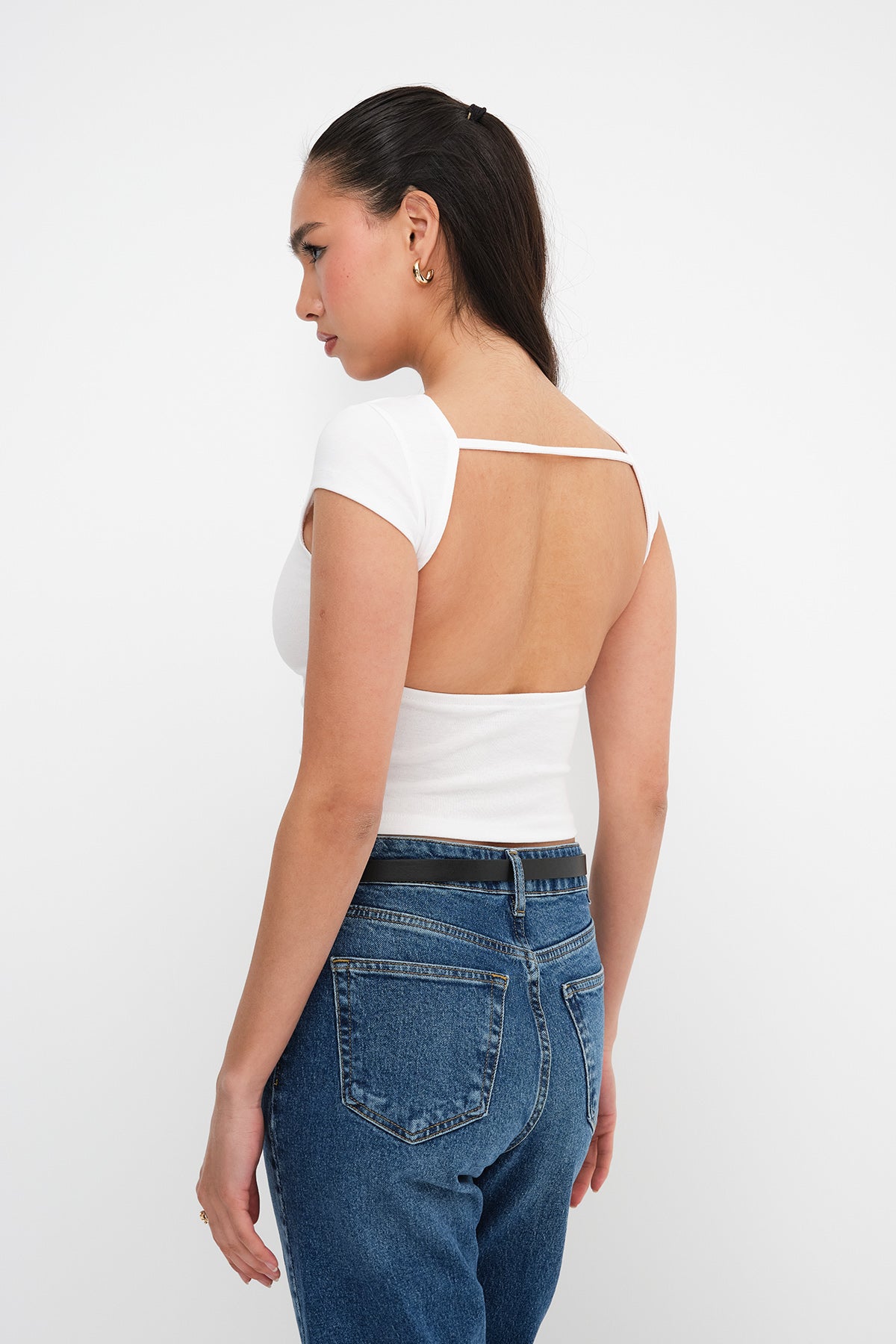 White_Basic-T-shirt-With-Back-Cleavage-addax