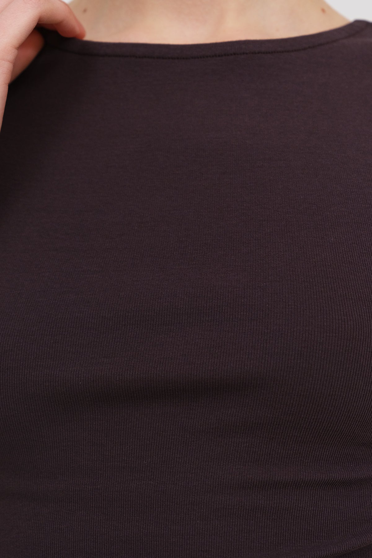 Soft-Brown_Basic-T-shirt-With-Back-Cleavage-addax