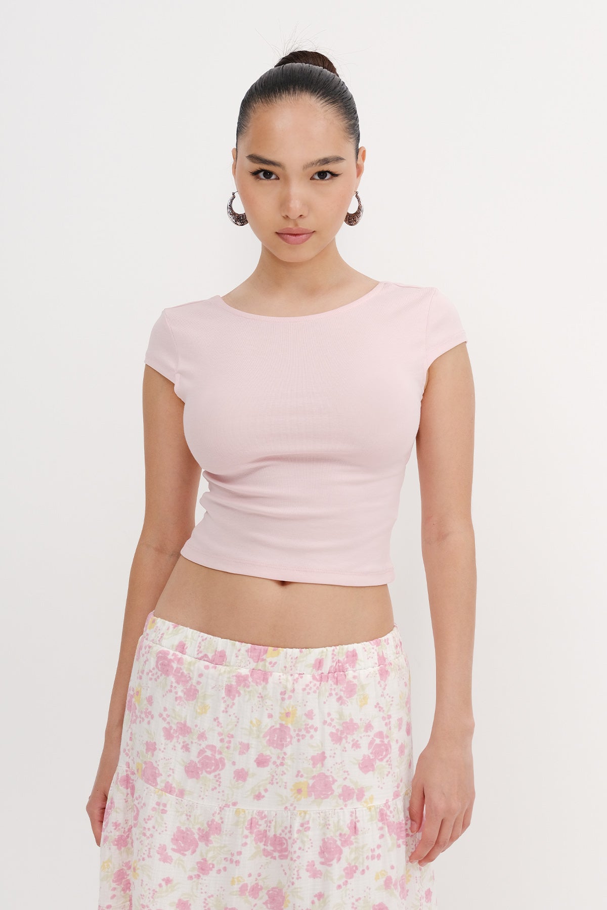 Lotus_Basic-T-shirt-With-Back-Cleavage-addax