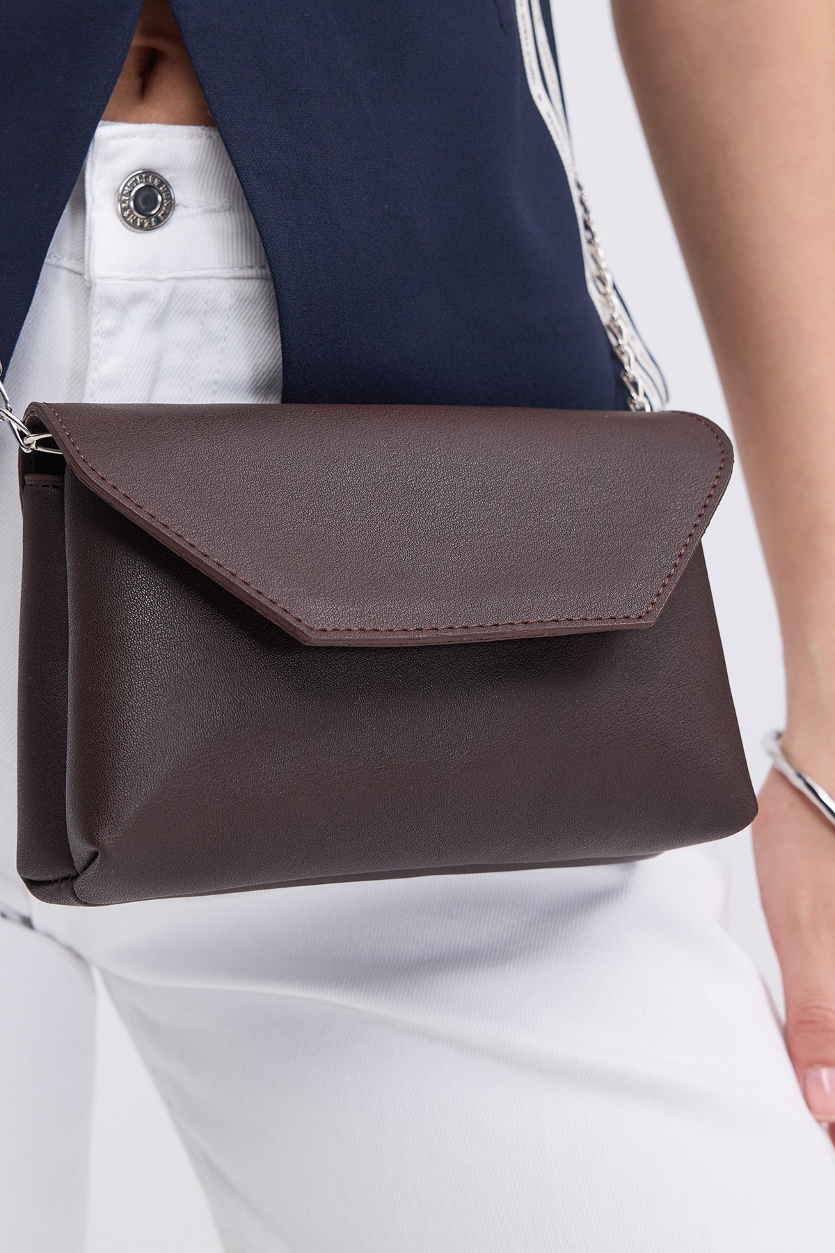 Brown_Shoulder-Bag-with-Strap-addax