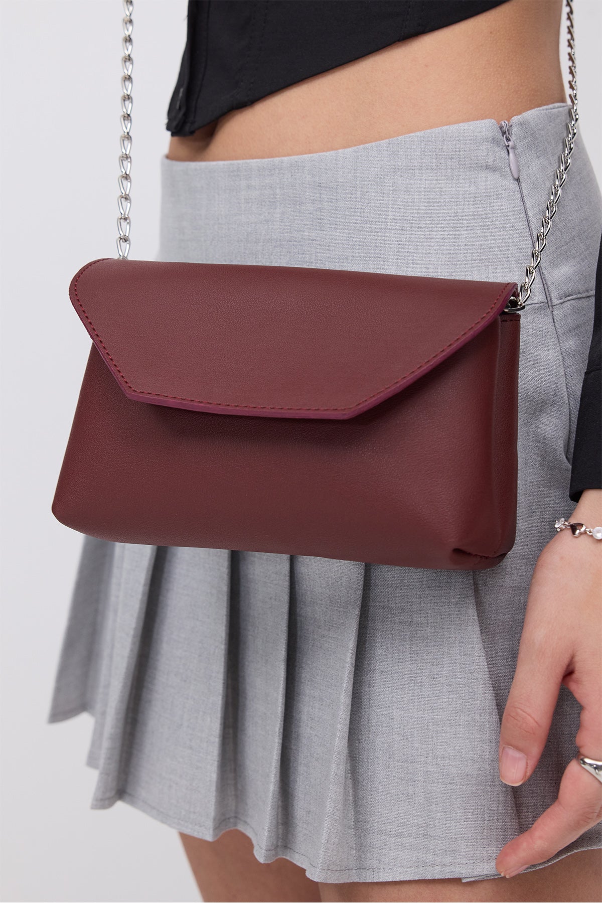Burgundy_Shoulder-Bag-with-Strap-addax