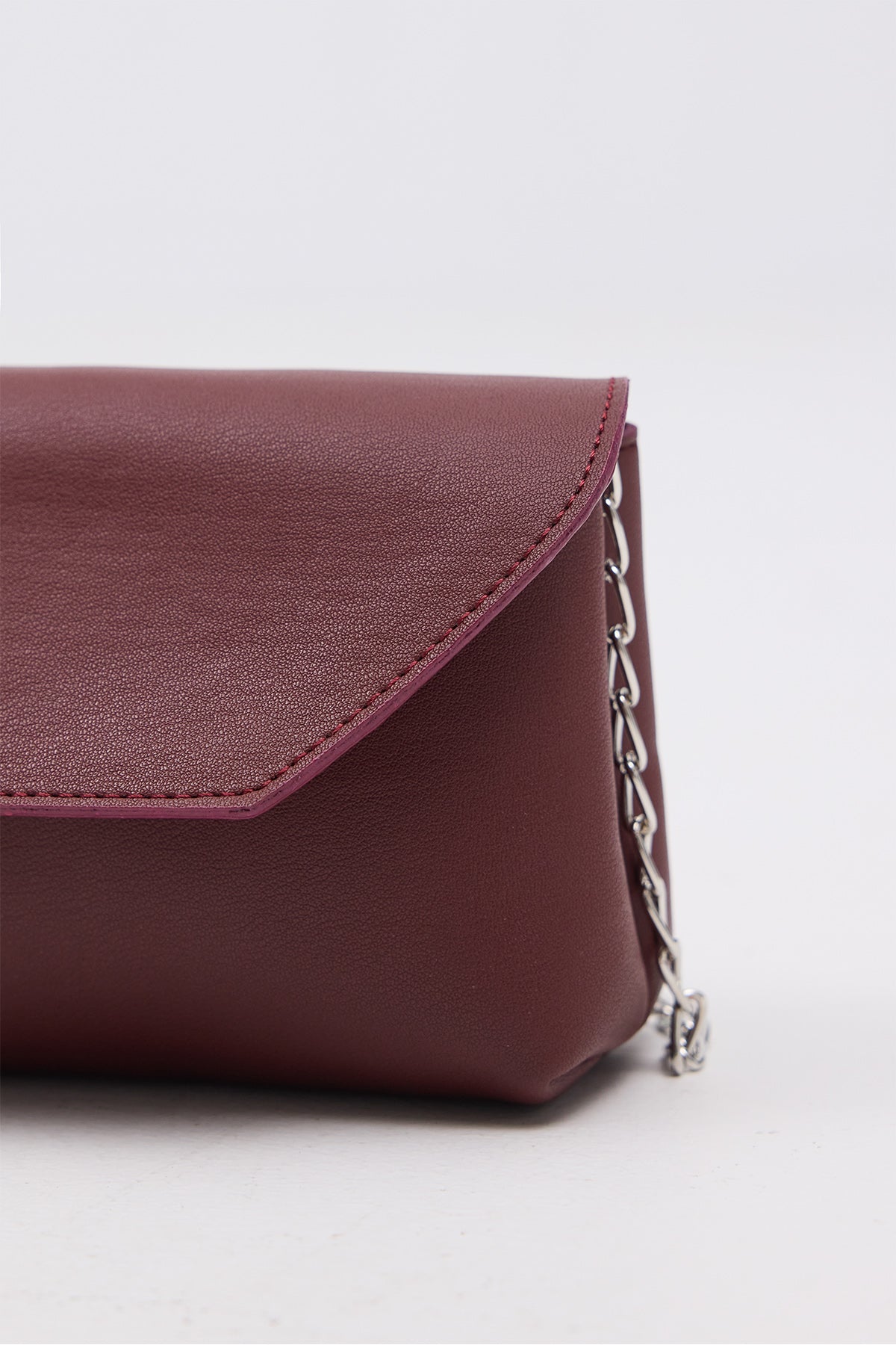 Burgundy_Shoulder-Bag-with-Strap-addax