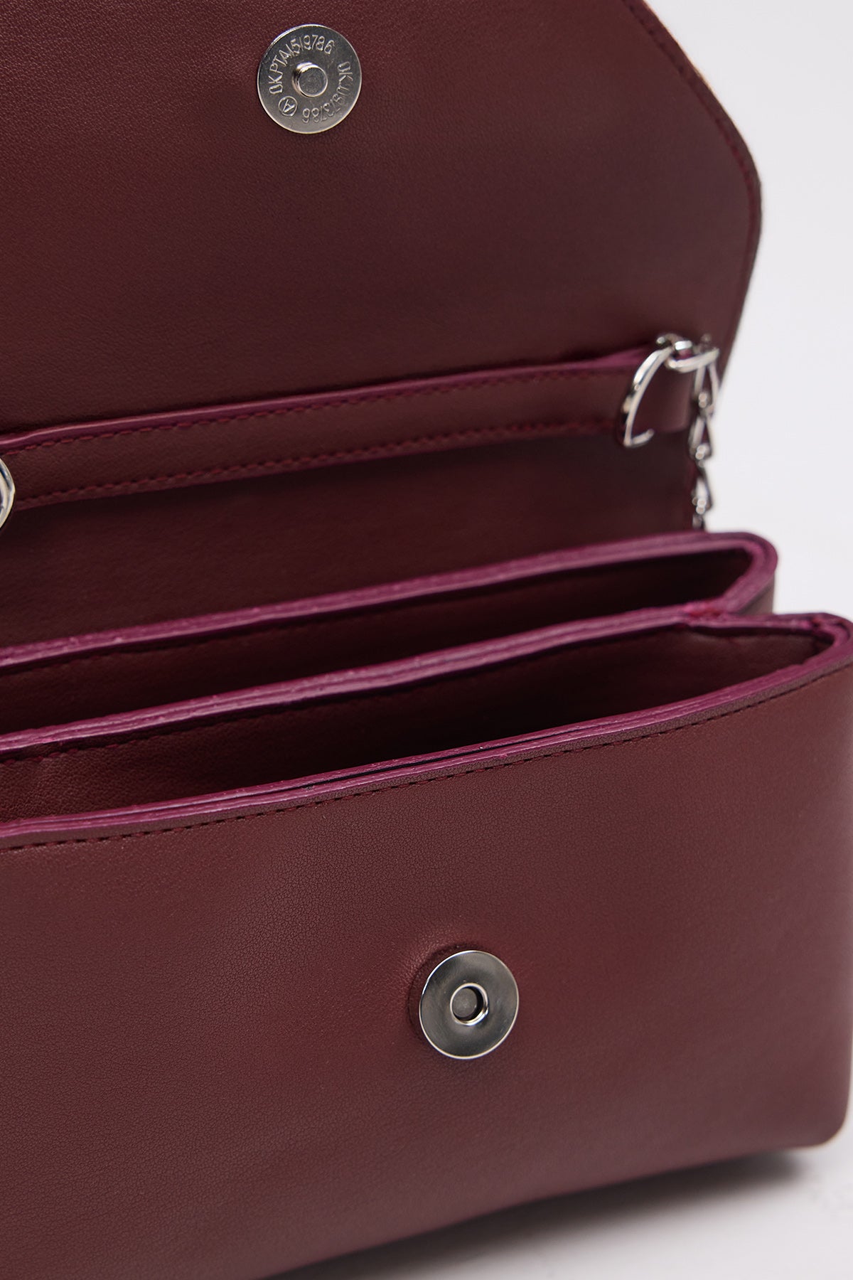 Burgundy_Shoulder-Bag-with-Strap-addax