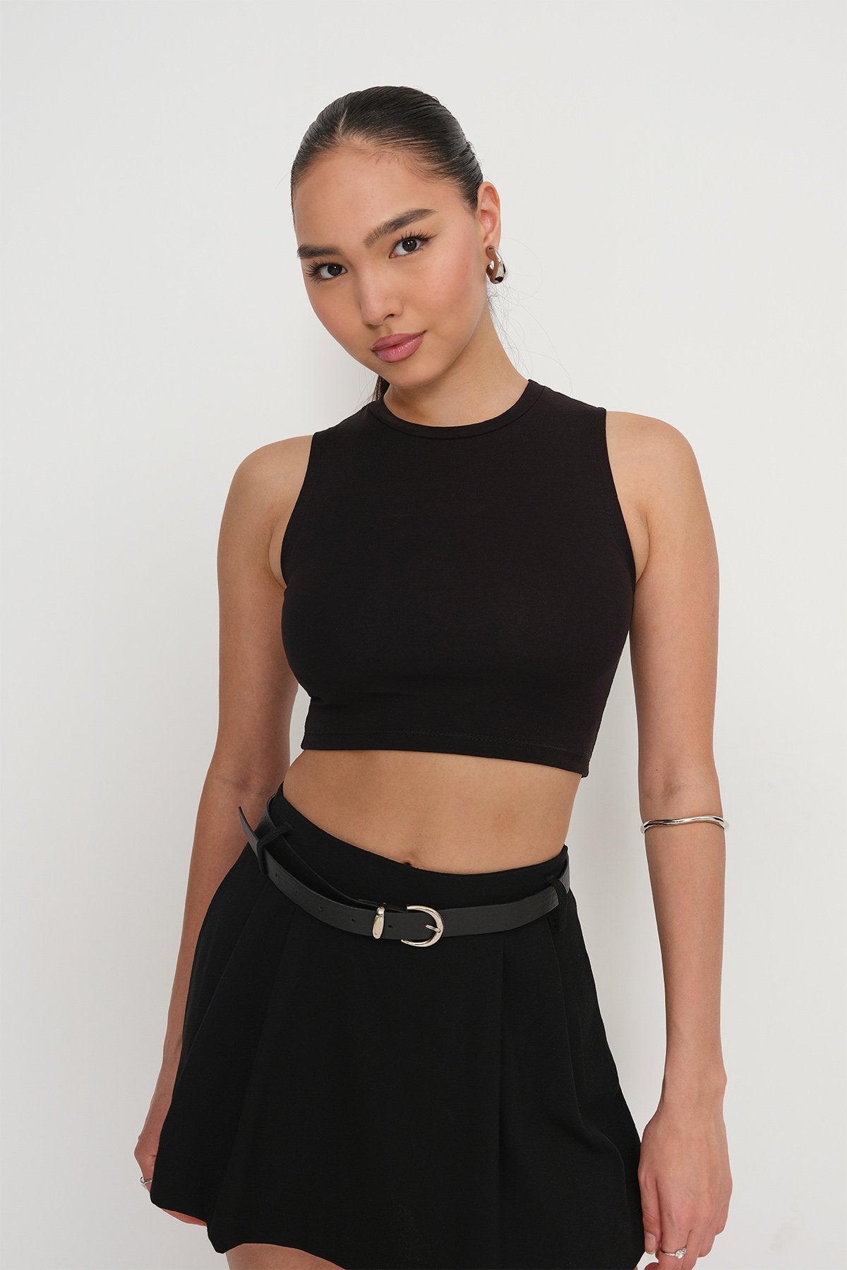 Black_Crew-Neck-Crop-Tank-Top-addax