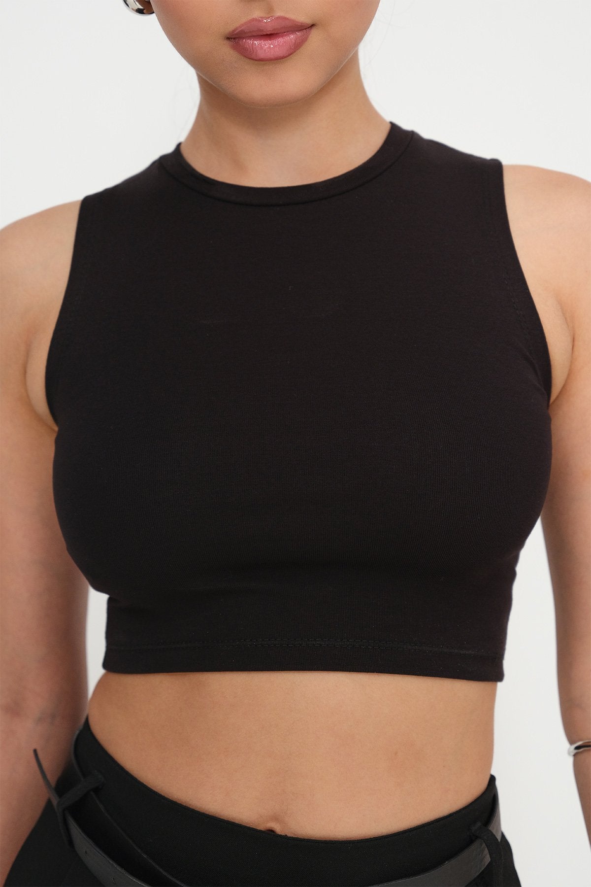 Black_Crew-Neck-Crop-Tank-Top-addax