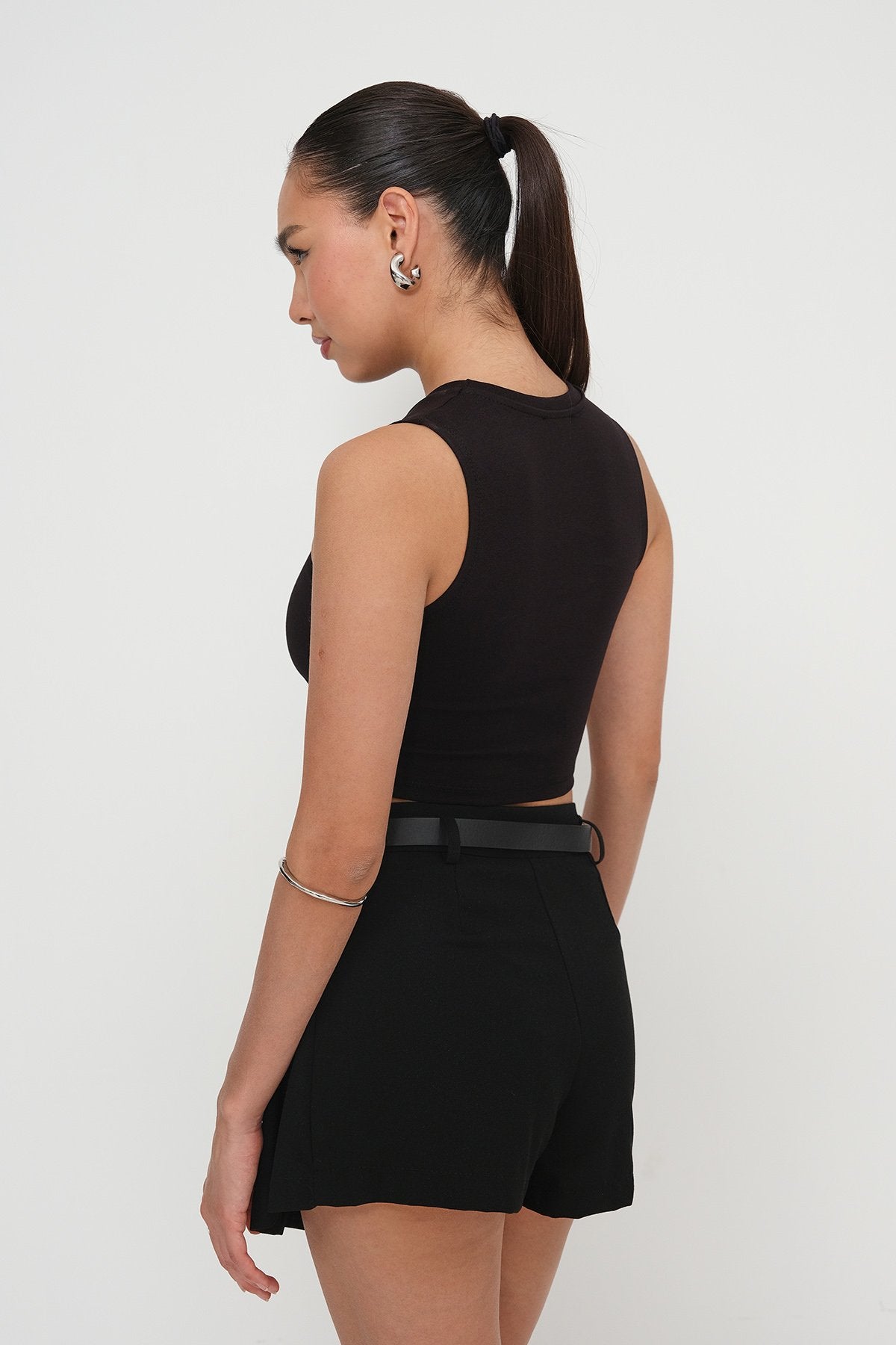Black_Crew-Neck-Crop-Tank-Top-addax