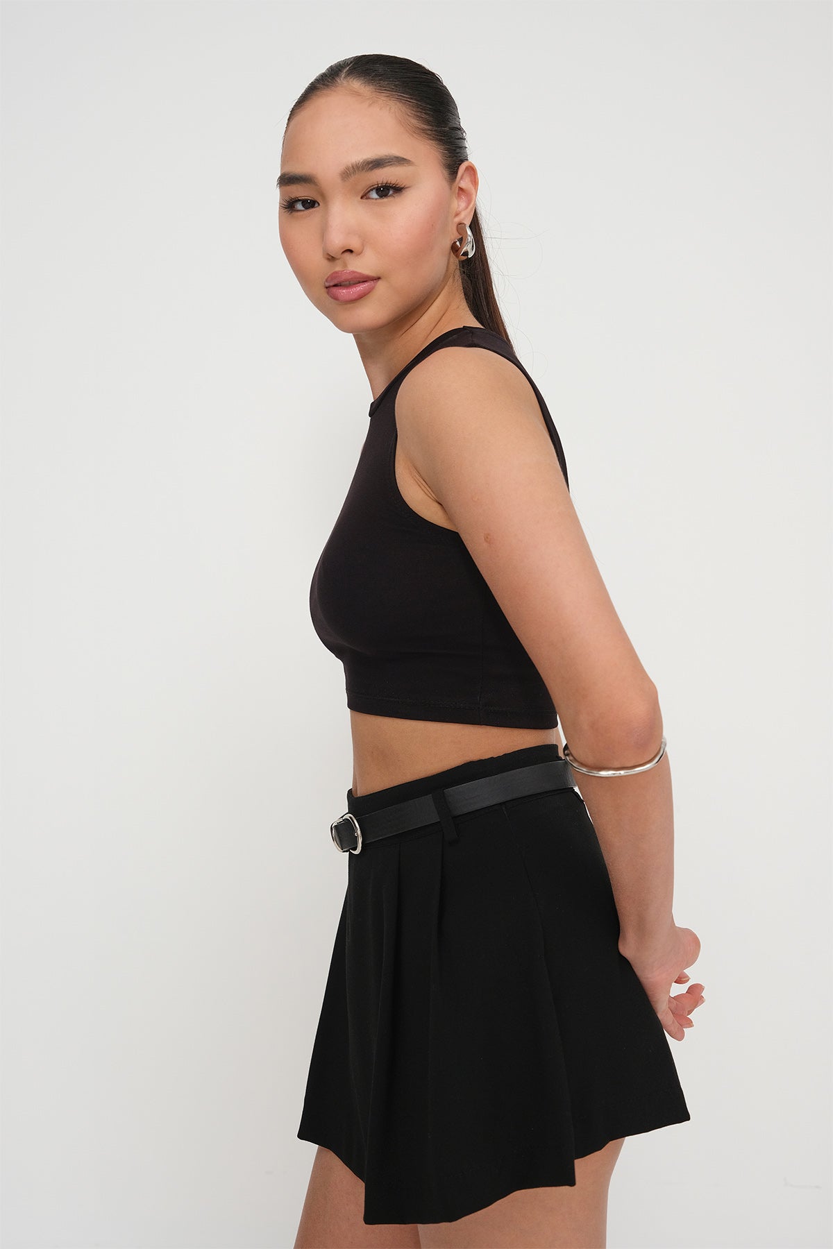 Black_Crew-Neck-Crop-Tank-Top-addax