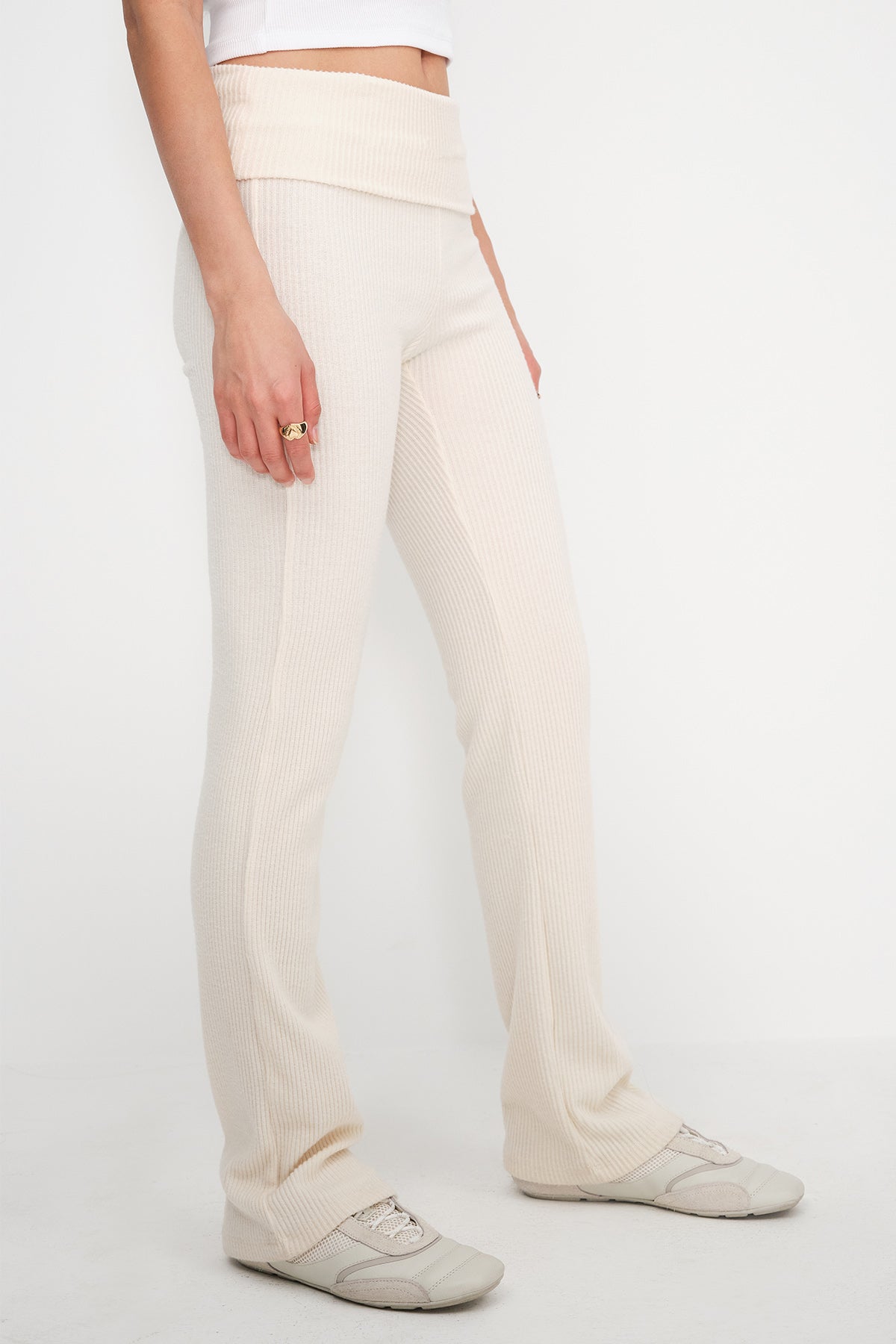 Stone_Fold-Waist-Knitwear-Trousers-addax