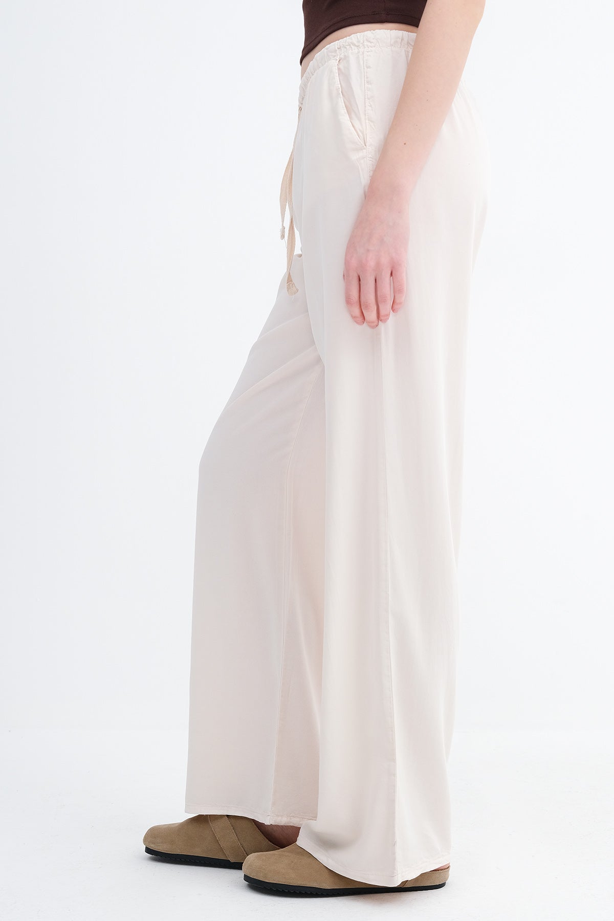 Beige_Elastic-Waist-Trousers-addax