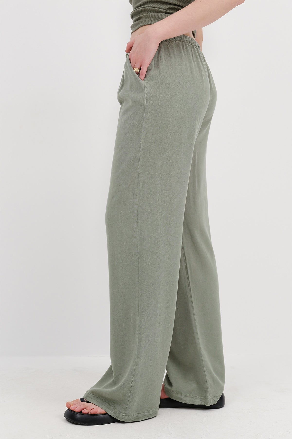 Sage_Elastic-Waist-Trousers-addax