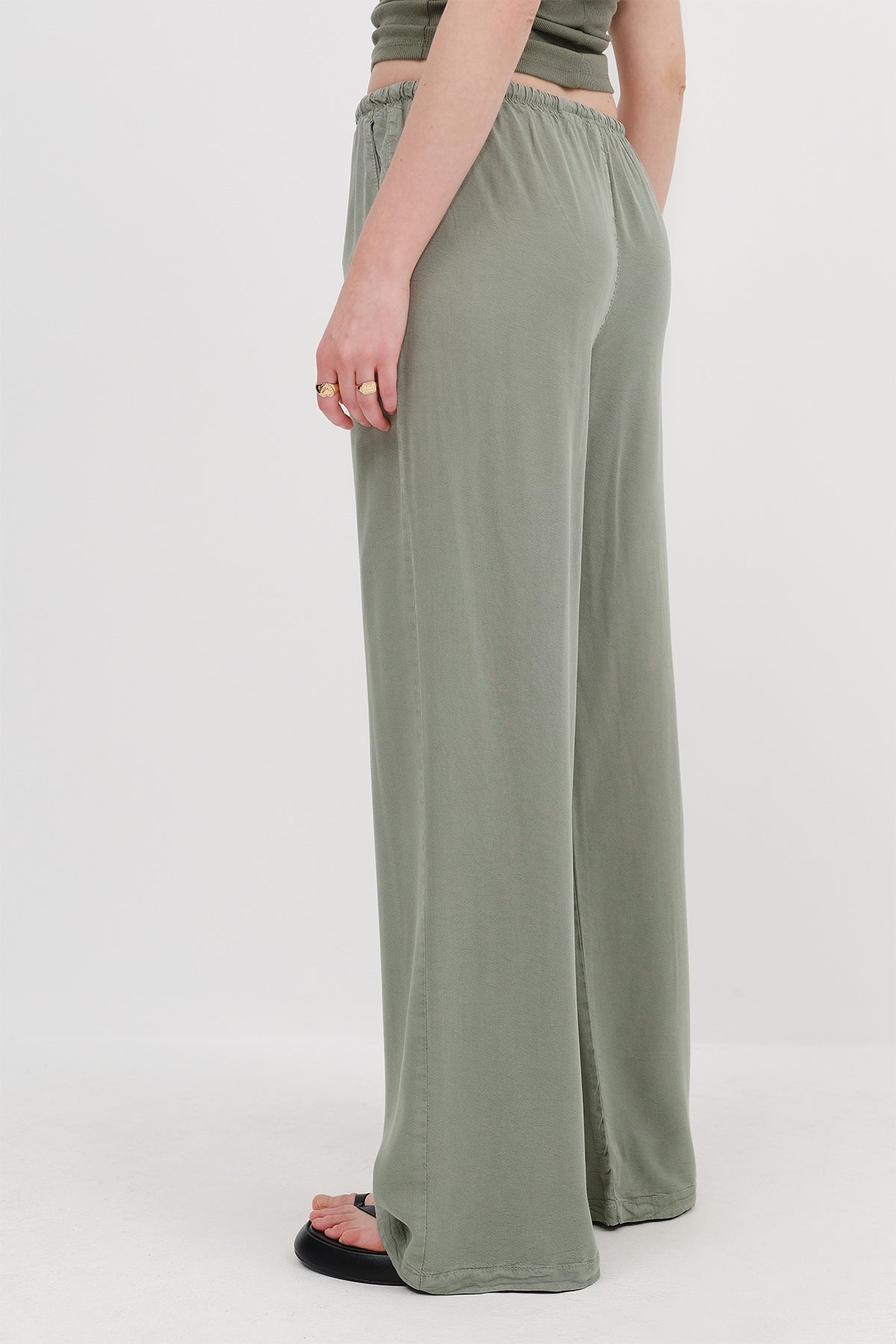 Sage_Elastic-Waist-Trousers-addax