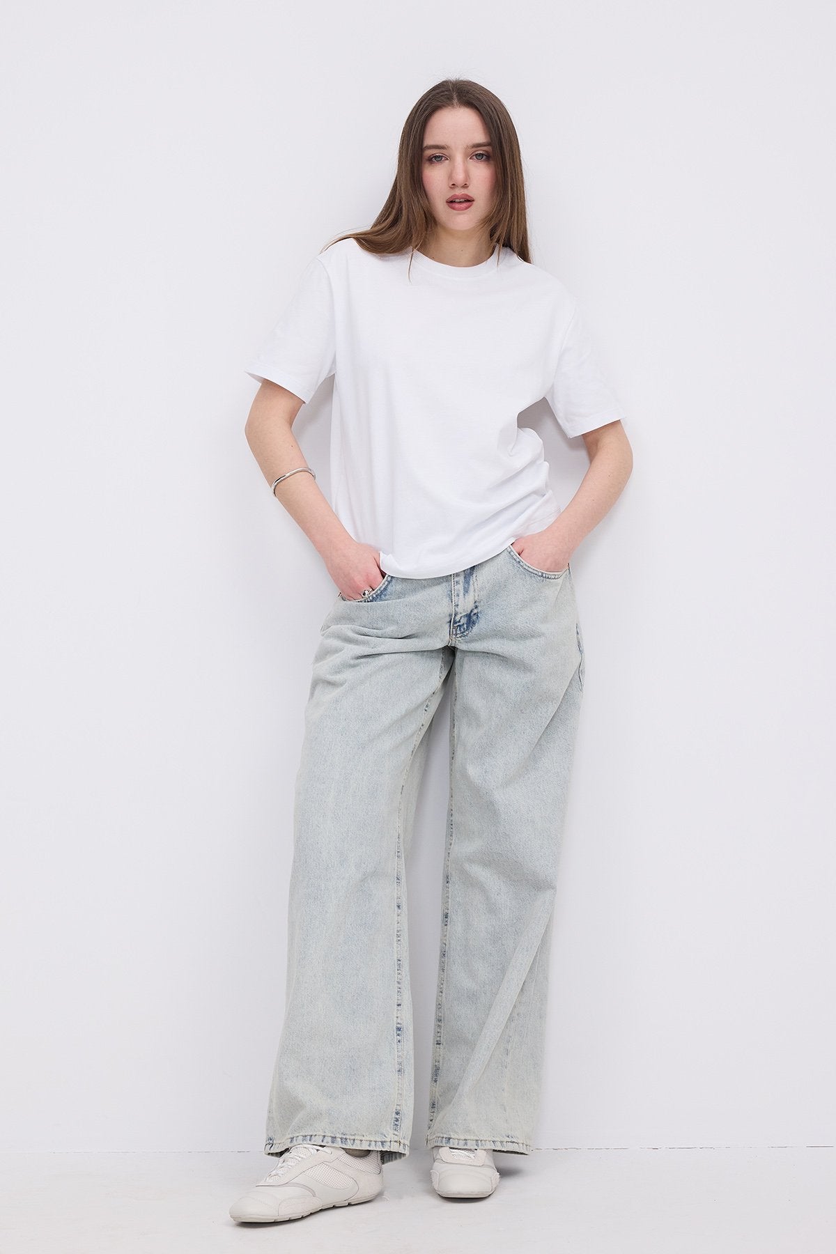 White_Crew-Neck-Basic-T-shirt-addax