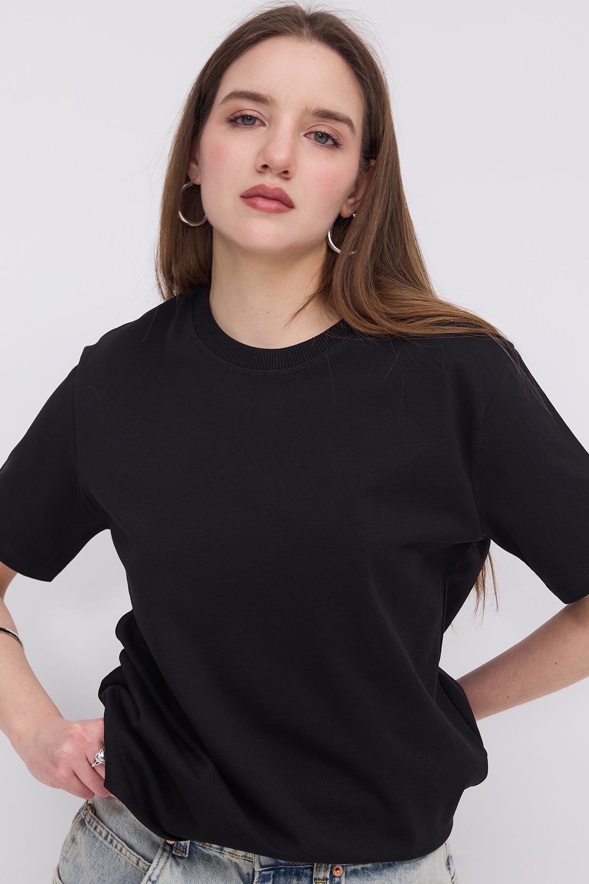 Black_Crew-Neck-Basic-T-shirt-addax