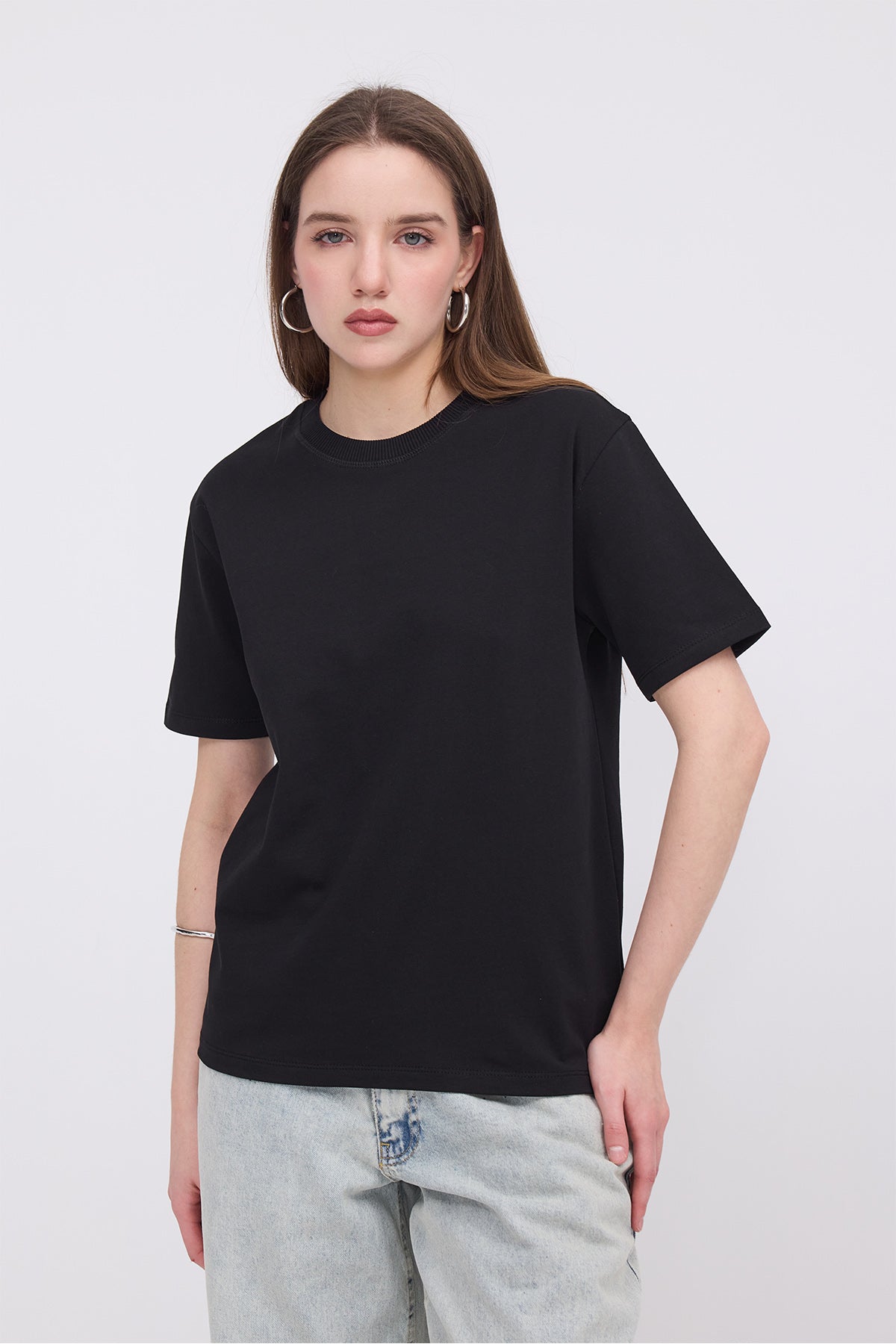 Black_Crew-Neck-Basic-T-shirt-addax