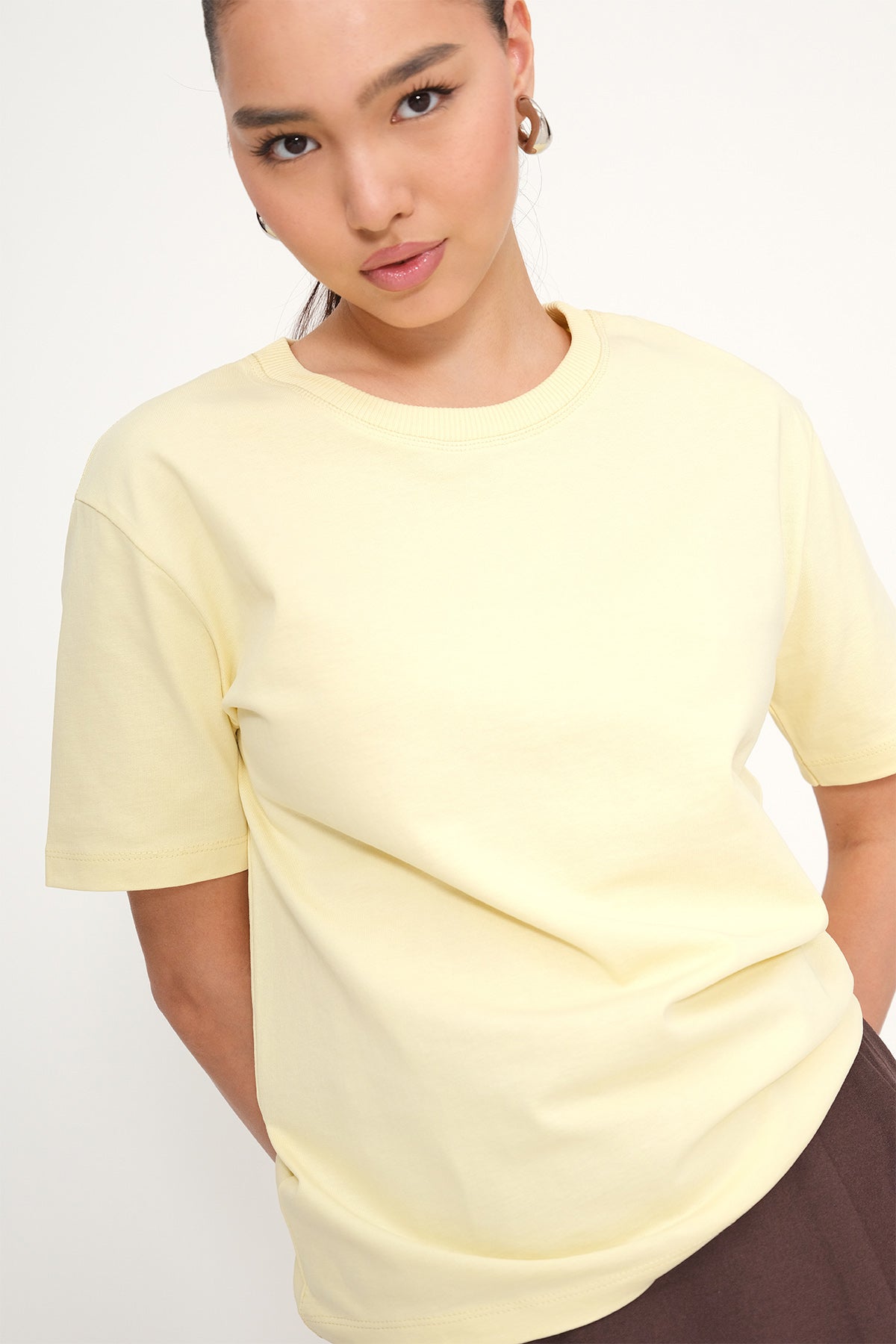 Light-Yellow_Crew-Neck-Basic-T-shirt-addax