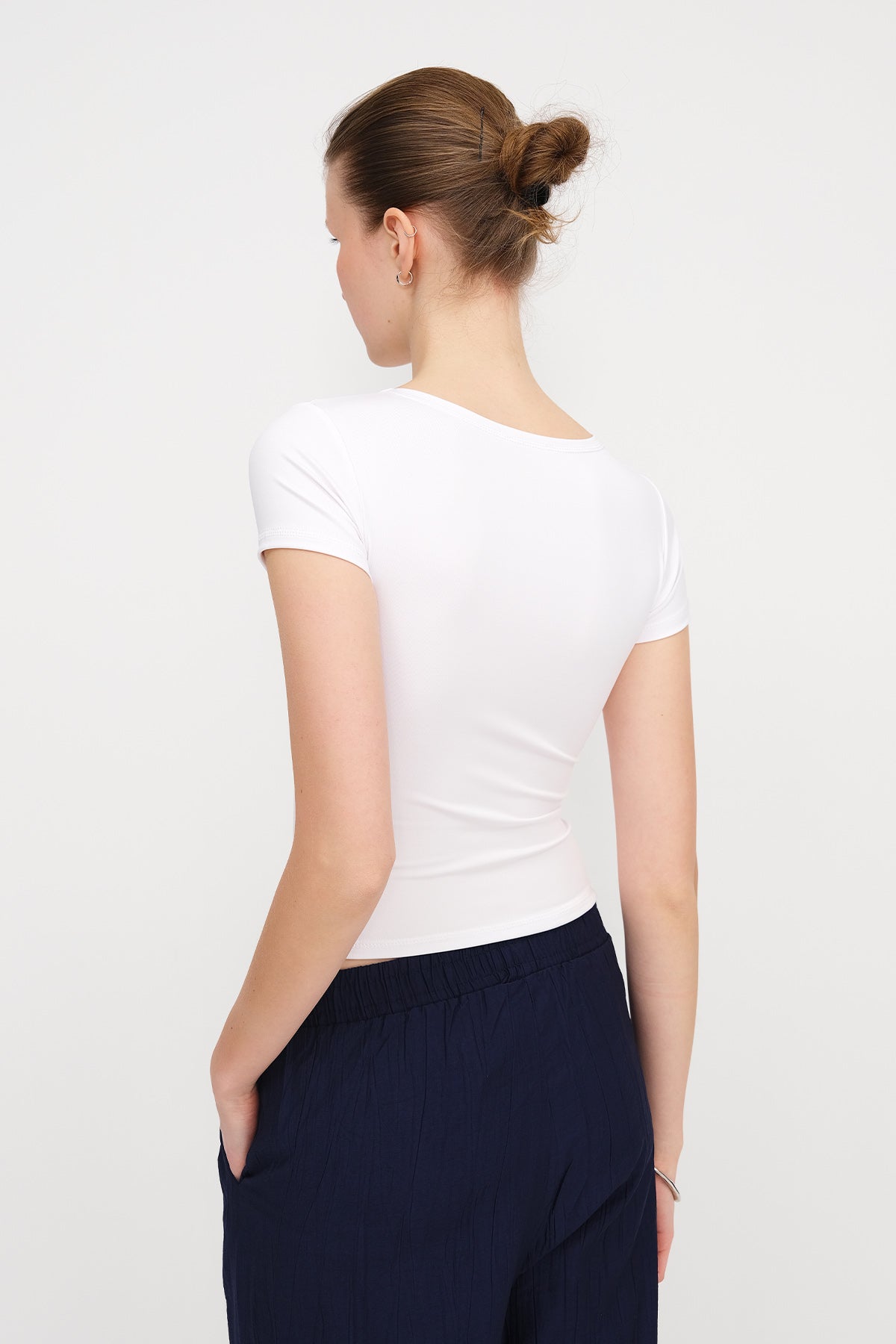 White_Crew-Neck-Basic-T-shirt-addax