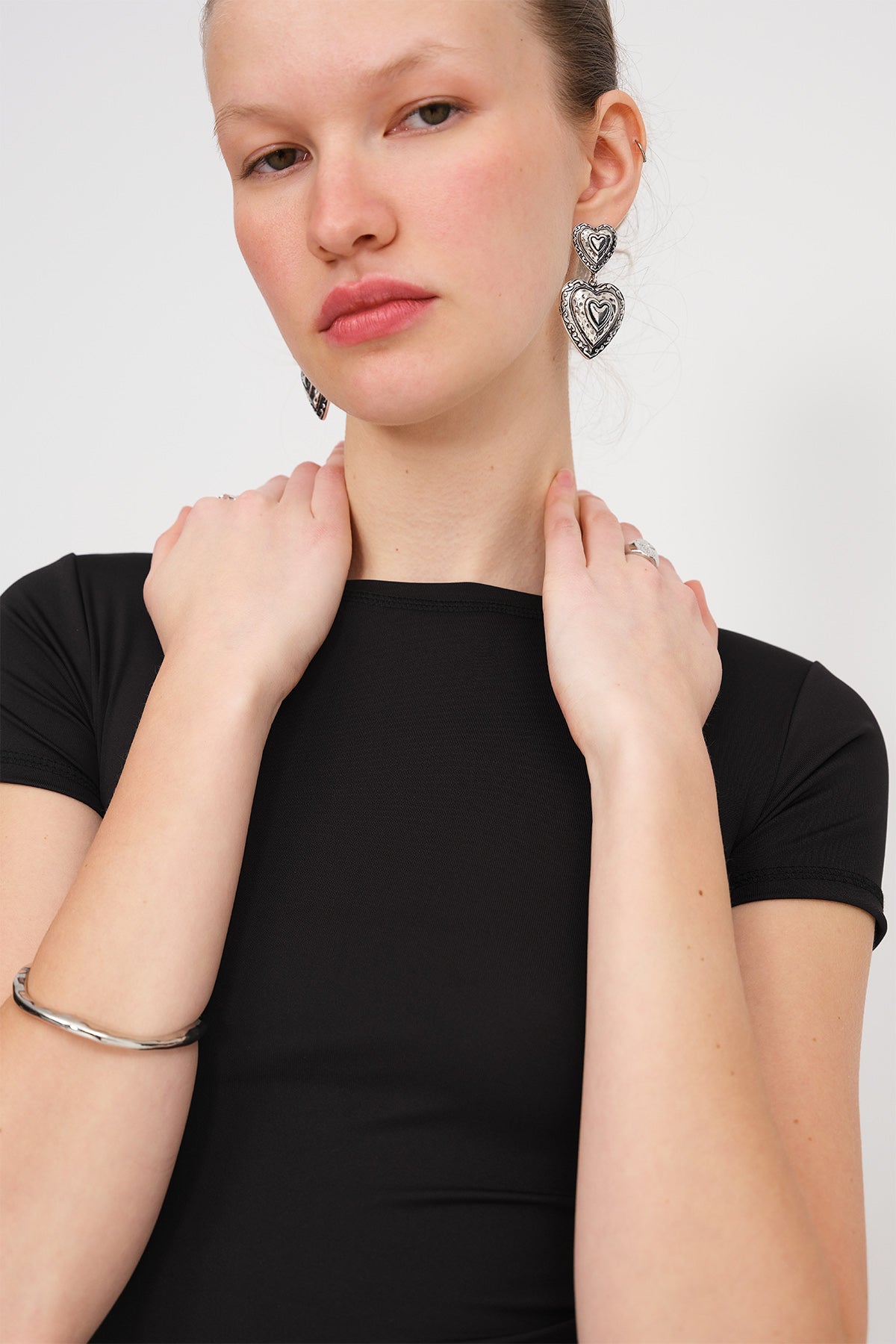 Black_Crew-Neck-Basic-T-shirt-addax