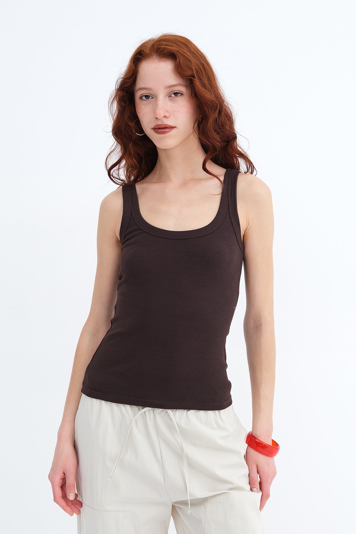 Bitter-Coffee_U-Neck-Basic-Undershirt-addax