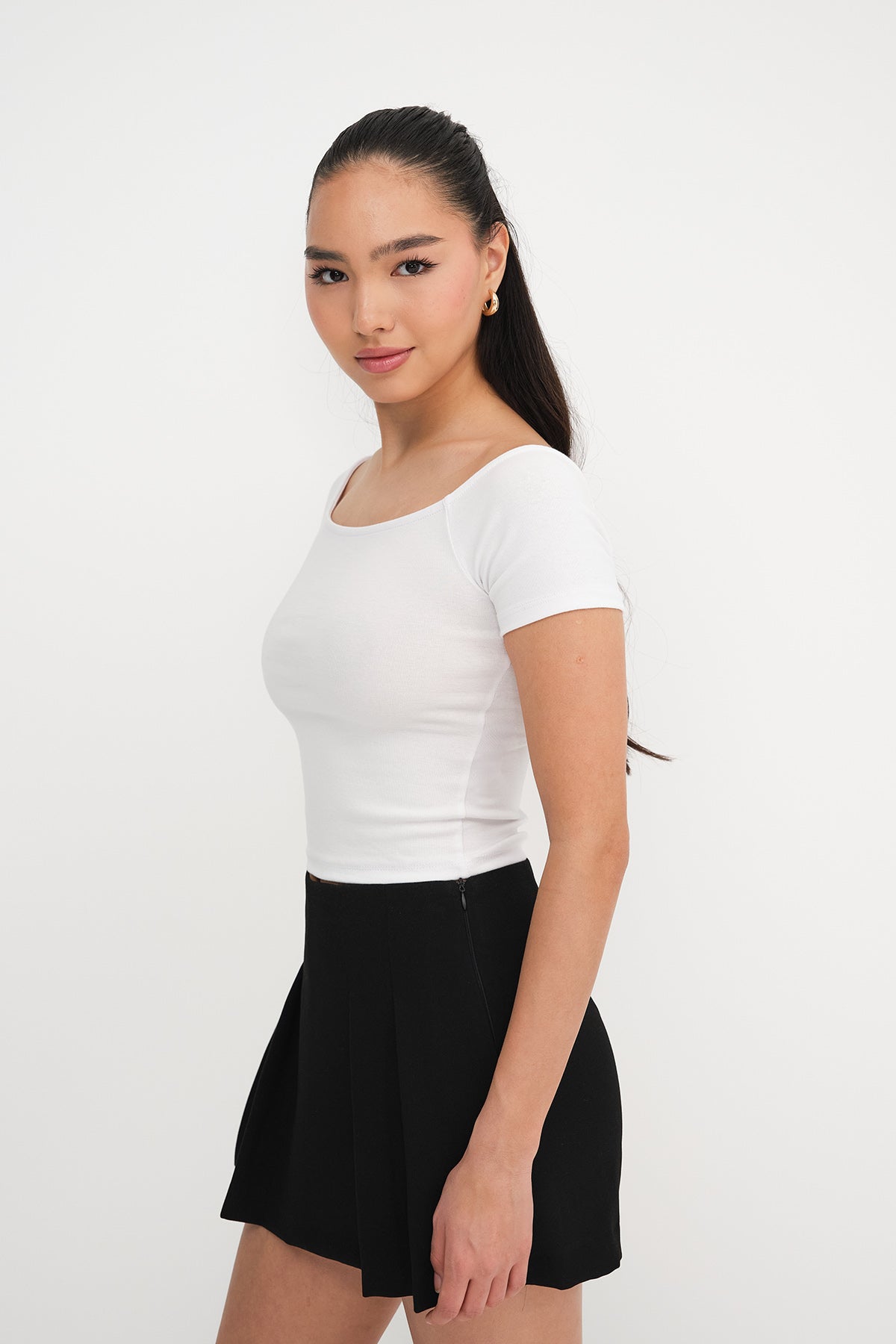 White_Short-Sleeve-Basic-T-shirt-addax