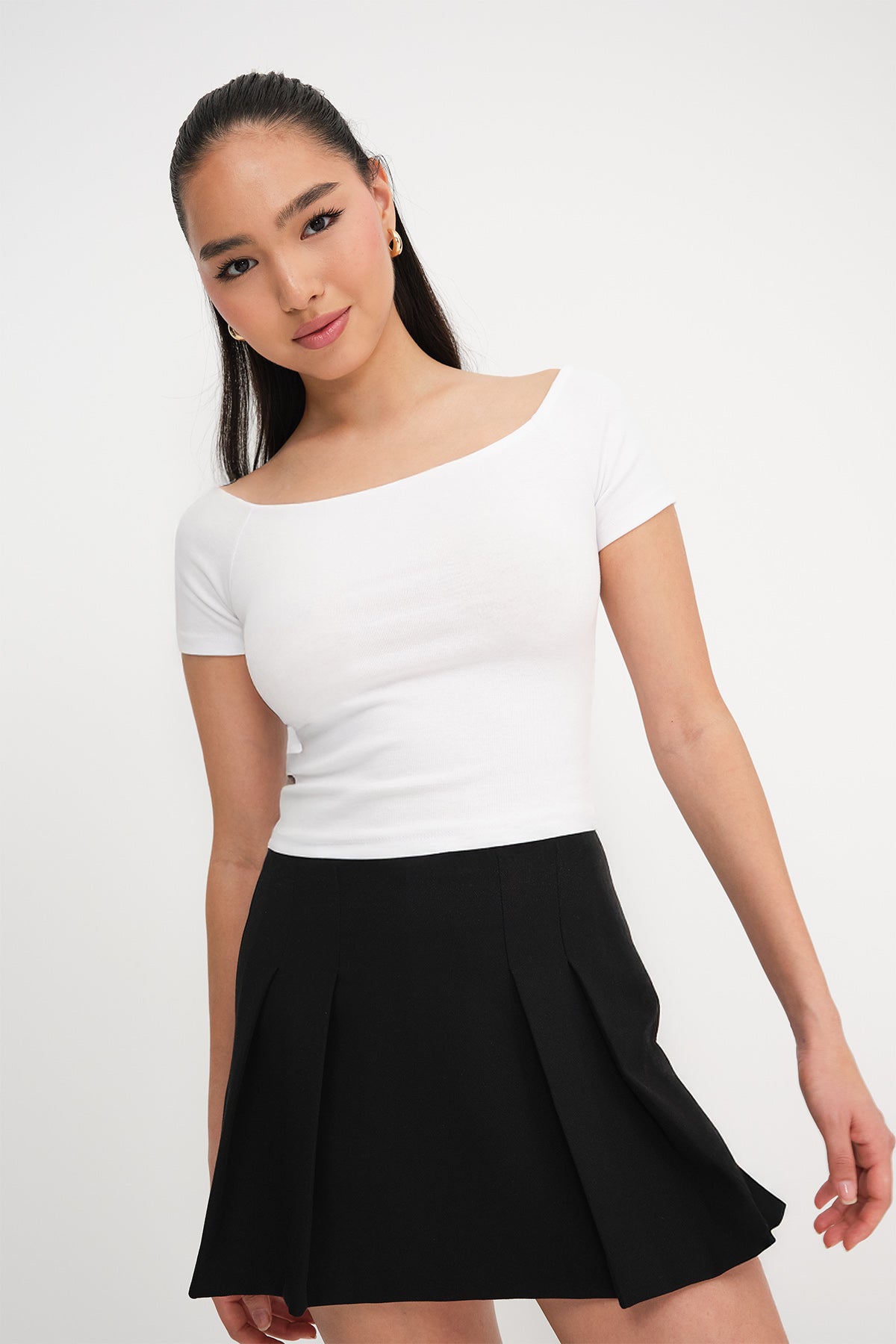 White_Short-Sleeve-Basic-T-shirt-addax