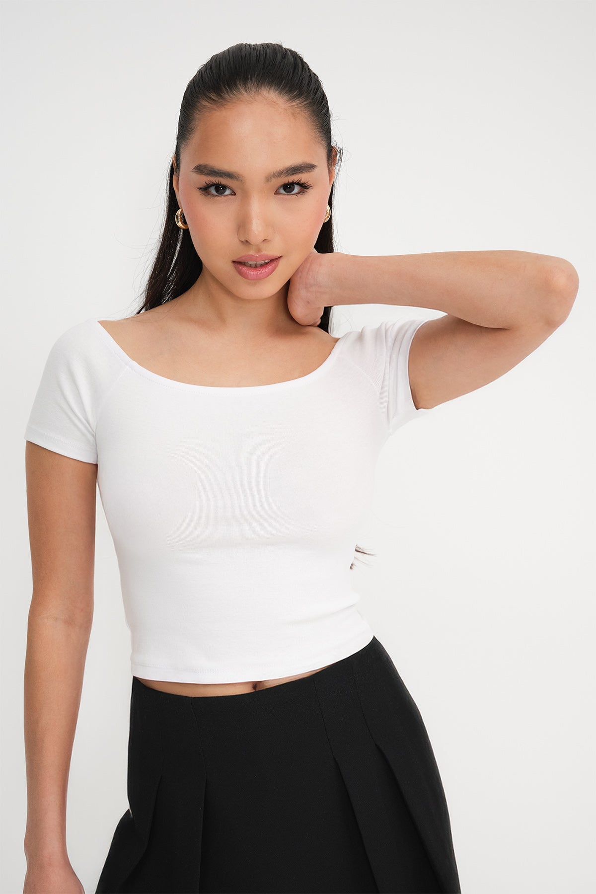 White_Short-Sleeve-Basic-T-shirt-addax