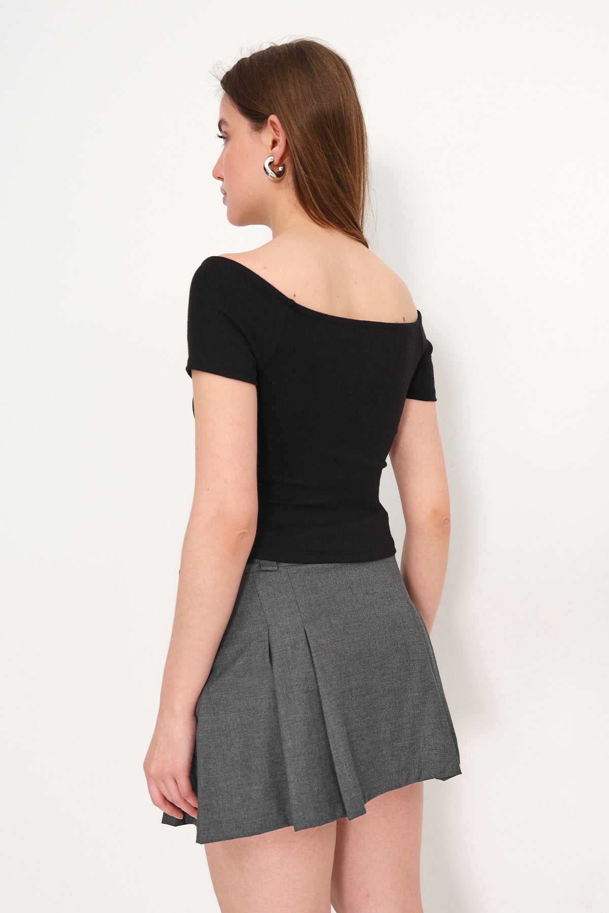 Black_Short-Sleeve-Basic-T-shirt-addax